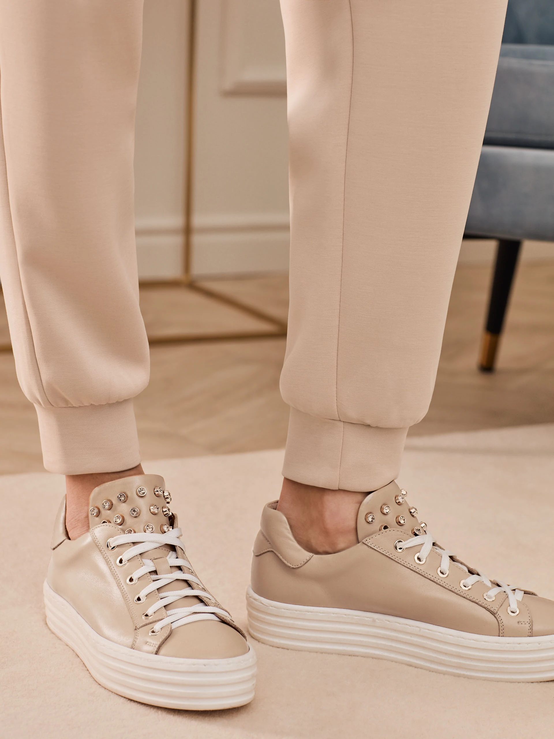 BEIGE SWEATPANTS