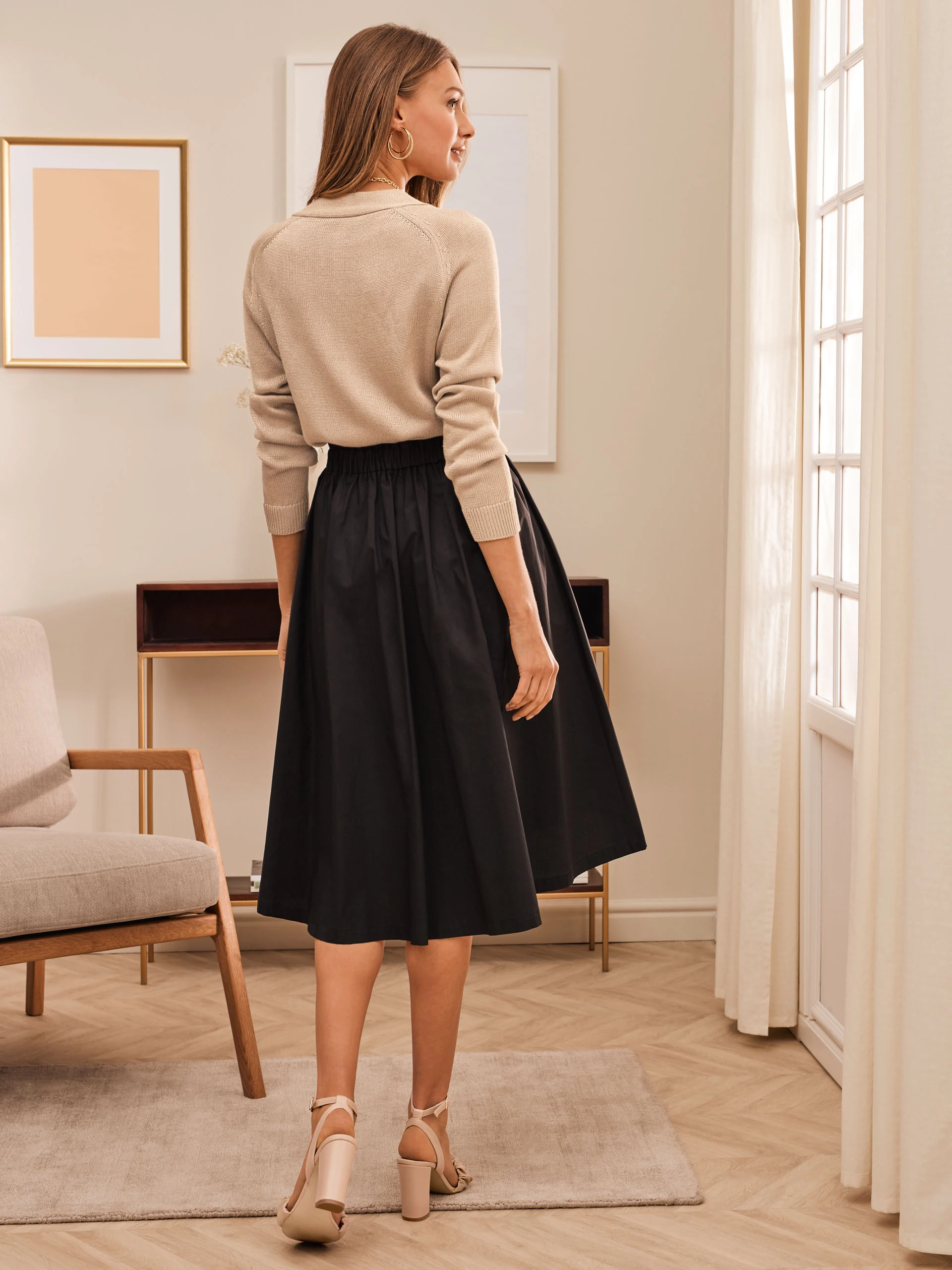 BLACK MIDI SKIRT