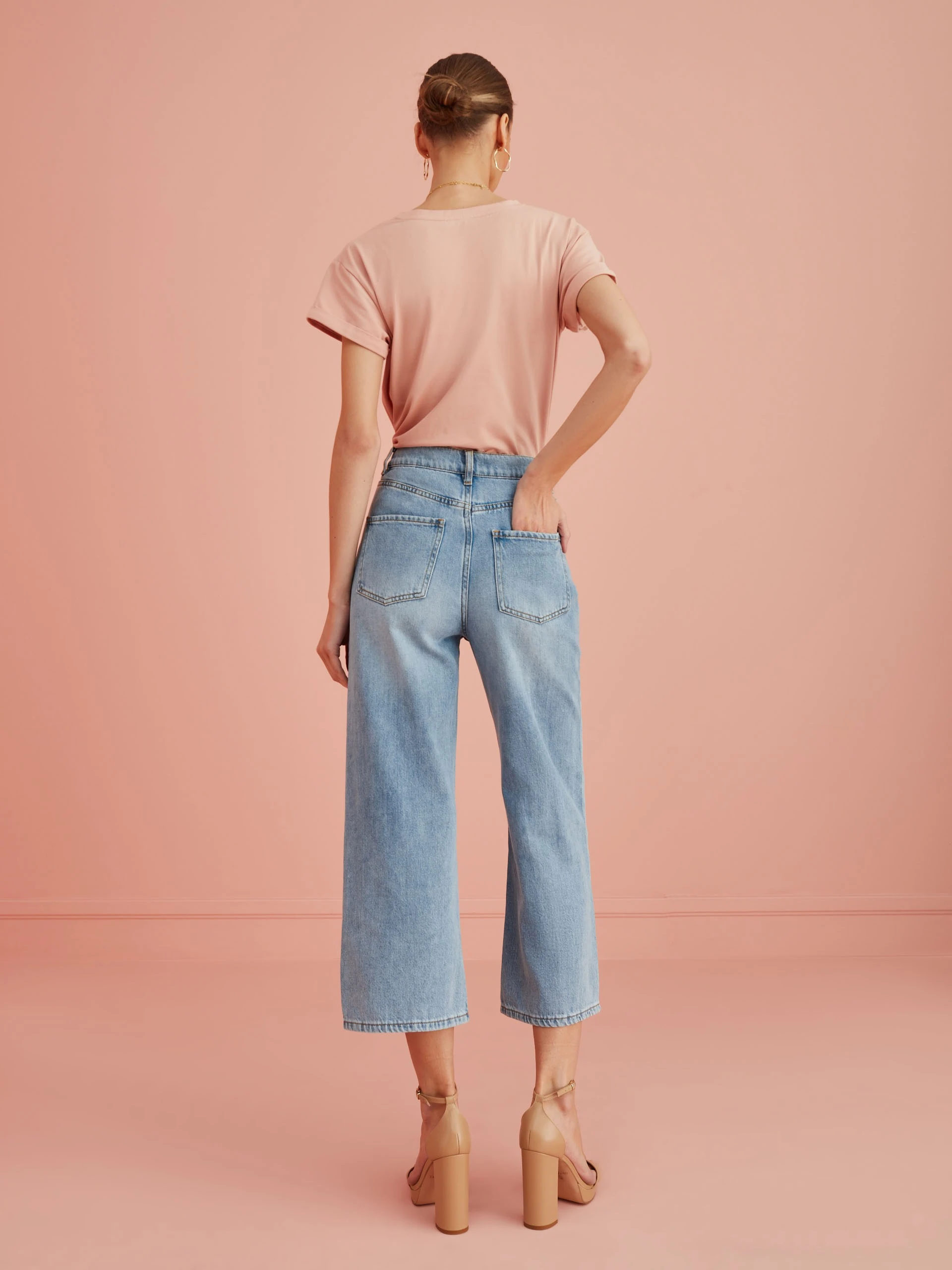 PINK BLOUSE WITH V NECKLINE