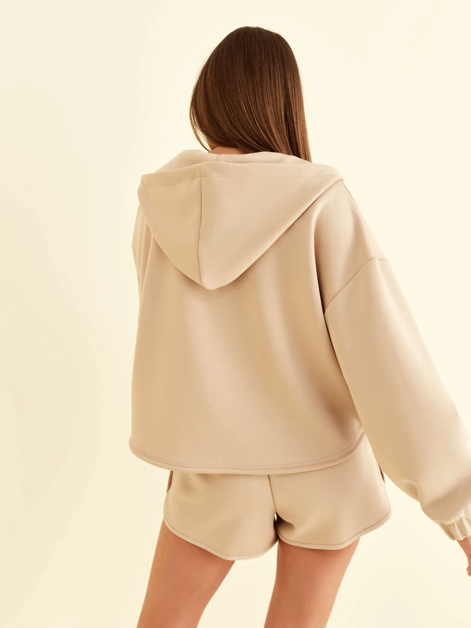BEIGE SHORT HOODIE