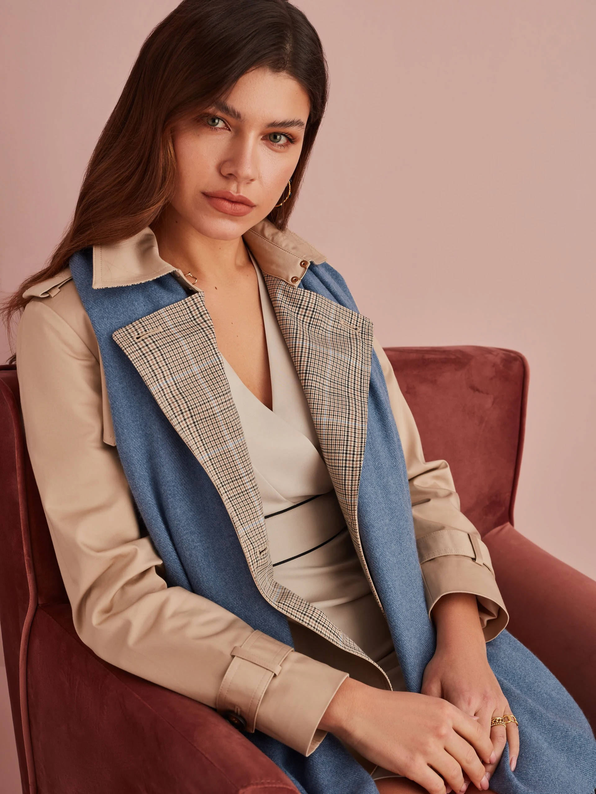 BEIGE DOUBLE-BREASTED TRENCH