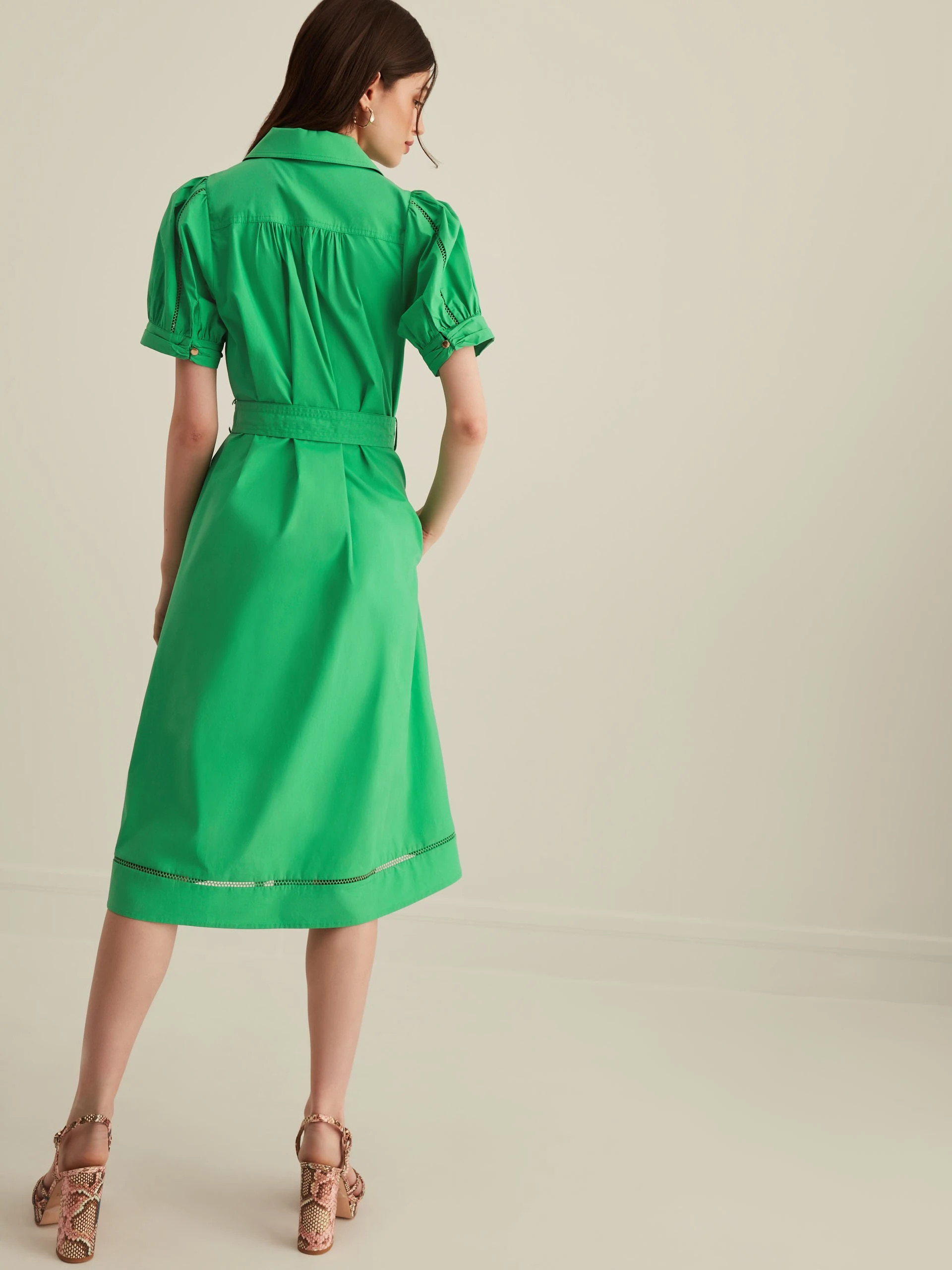 SHORT-SLEEVE GREEN DRESS
