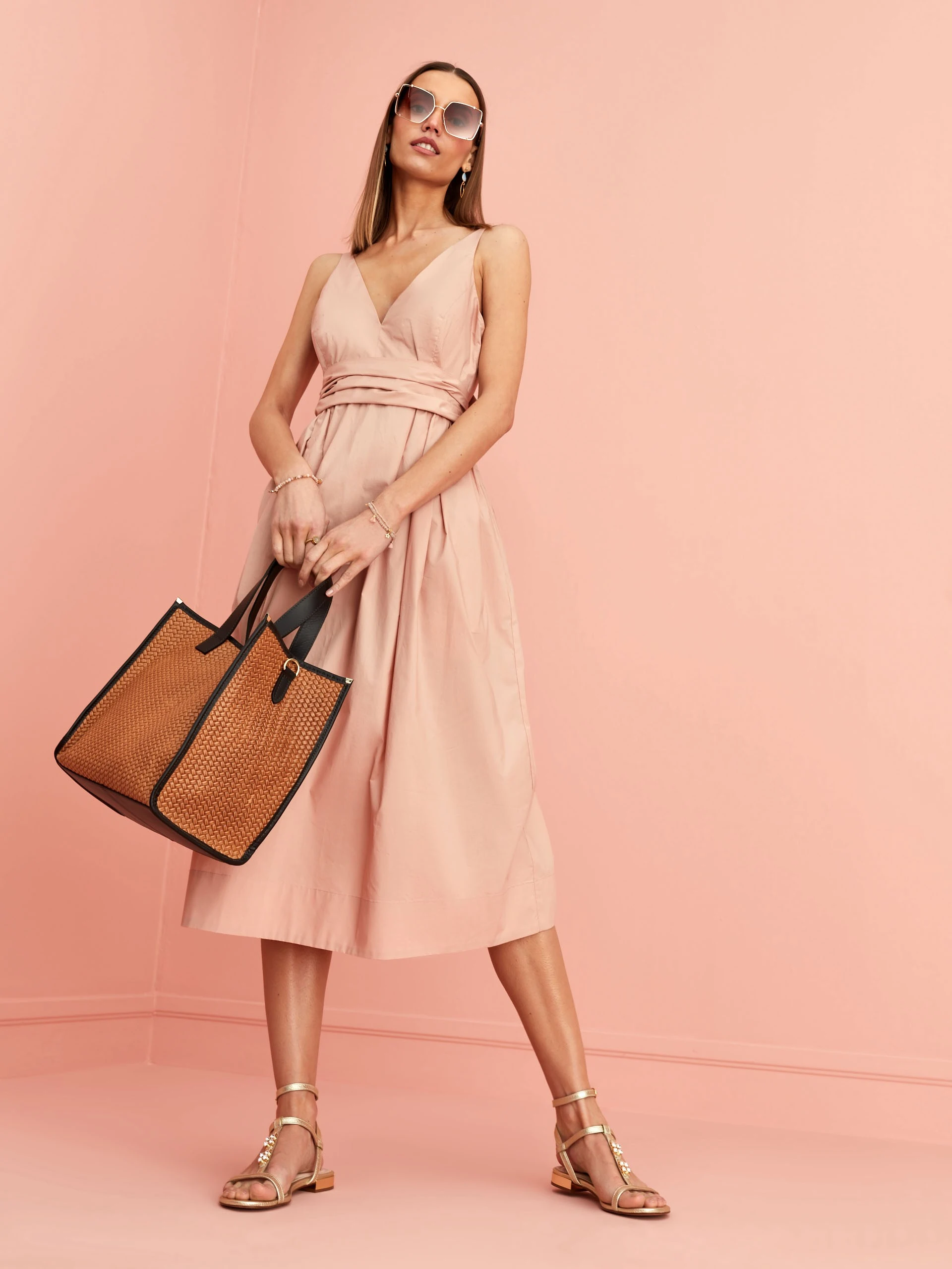BEIGE DRESS WITH TIE DETAIL