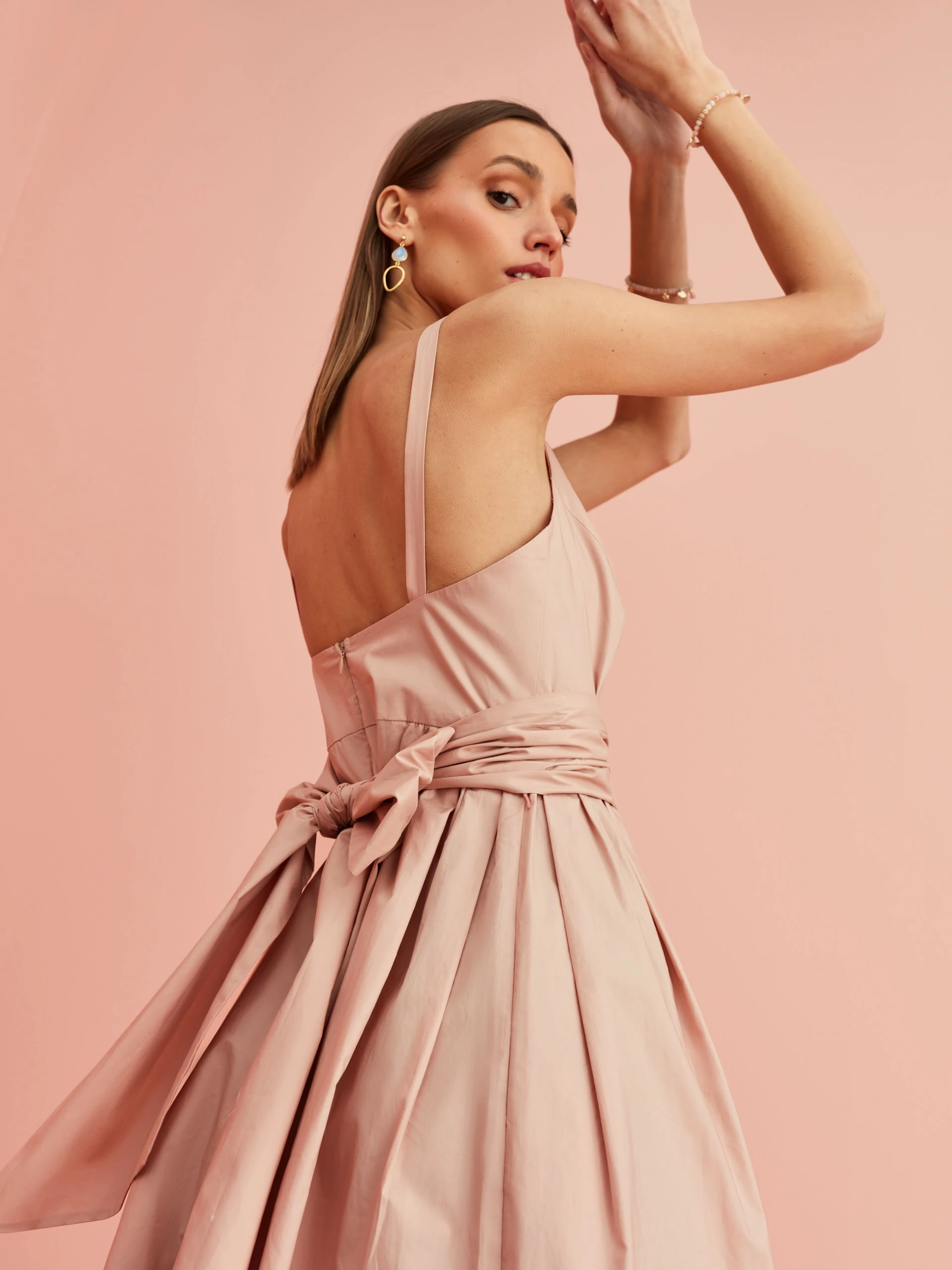 BEIGE DRESS WITH TIE DETAIL
