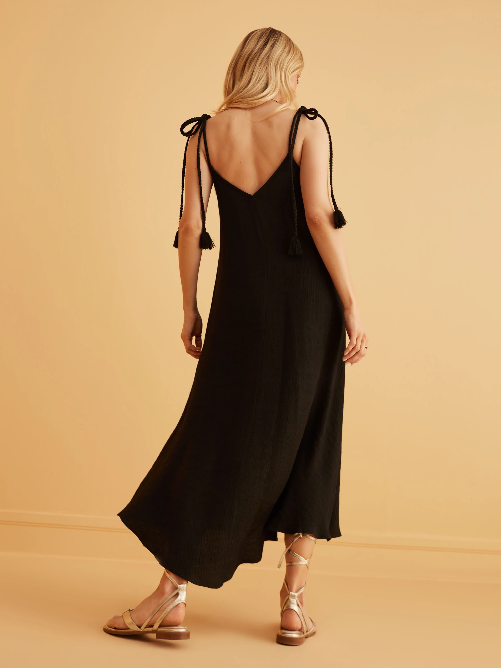 BLACK MAXI DRESS WITH TIED STRAPS