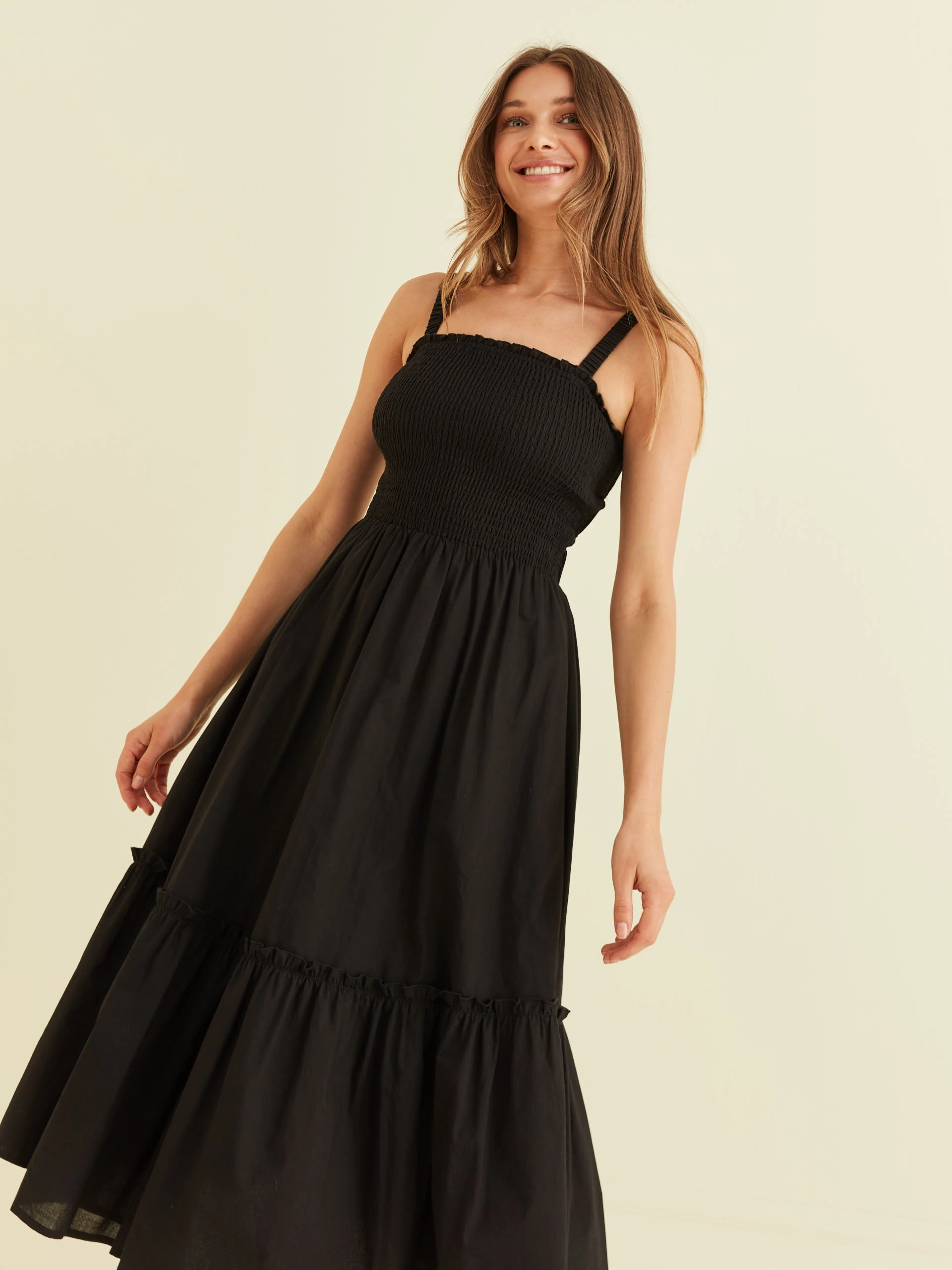LONG BLACK DRESS WITH RUFFLES