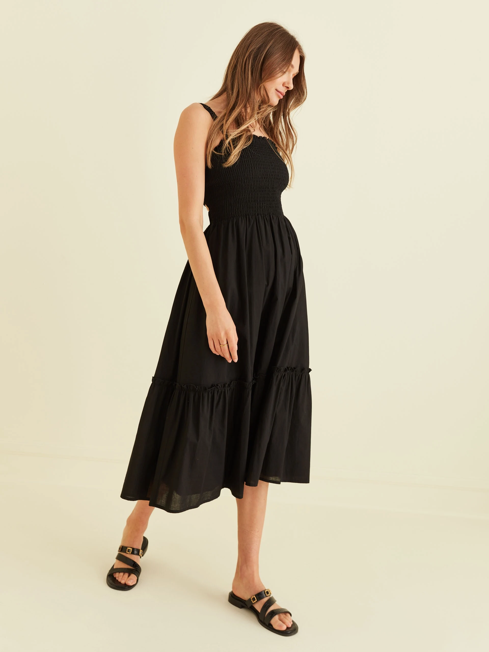LONG BLACK DRESS WITH RUFFLES