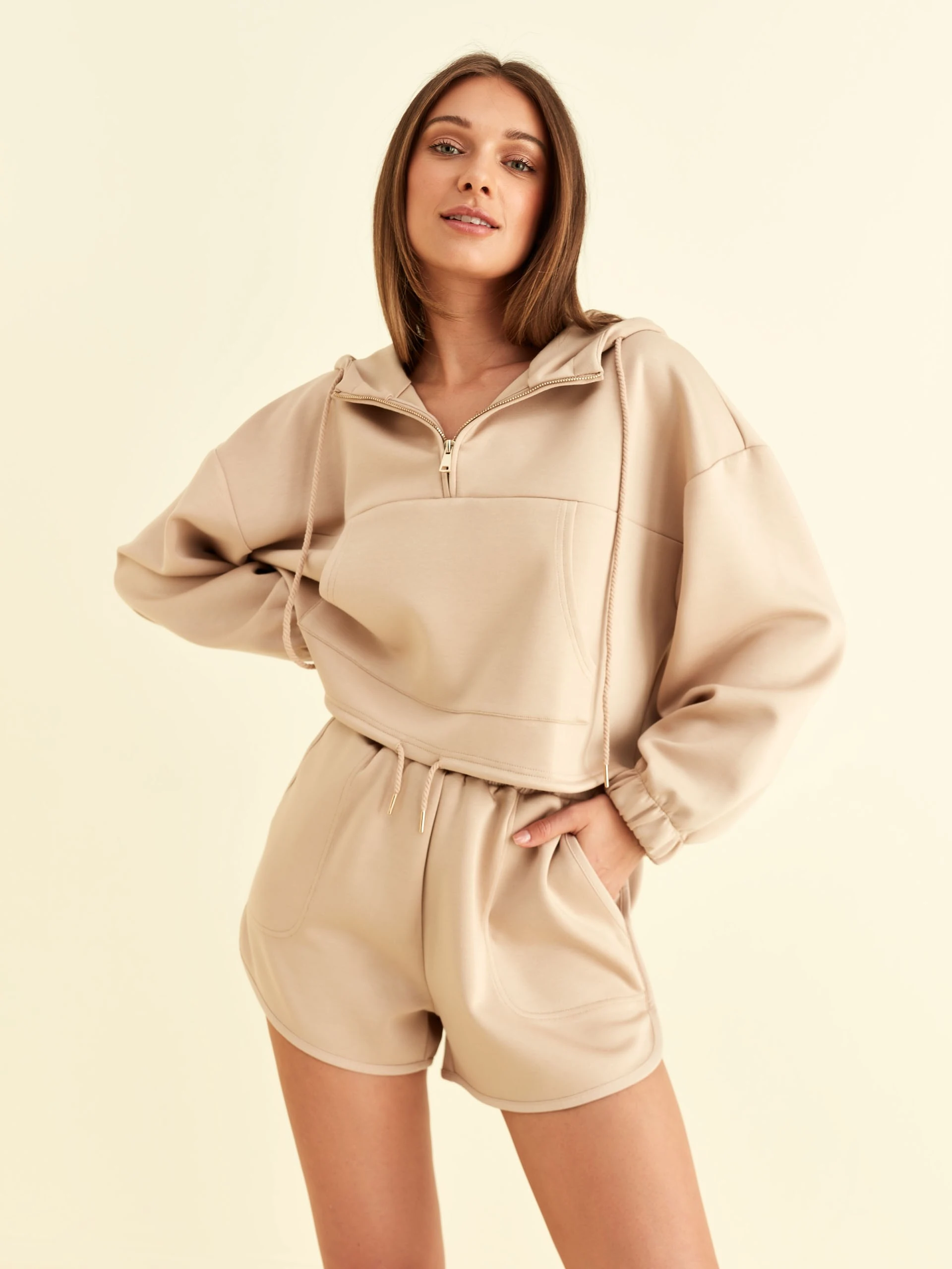 BEIGE SHORTS