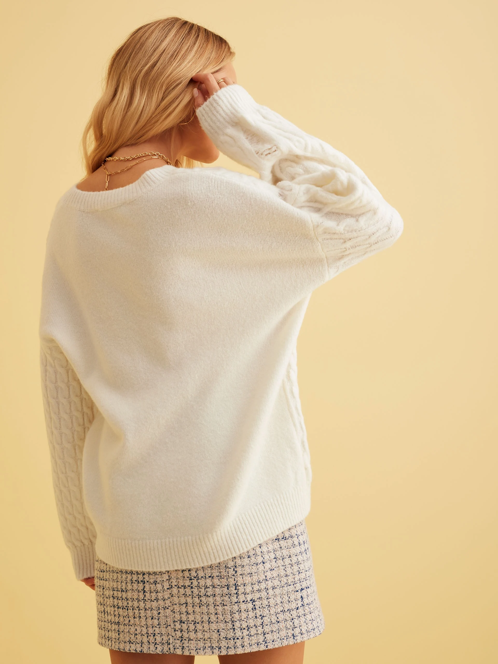 BRIGHT SWEATER WITH A PLAID WEAVE