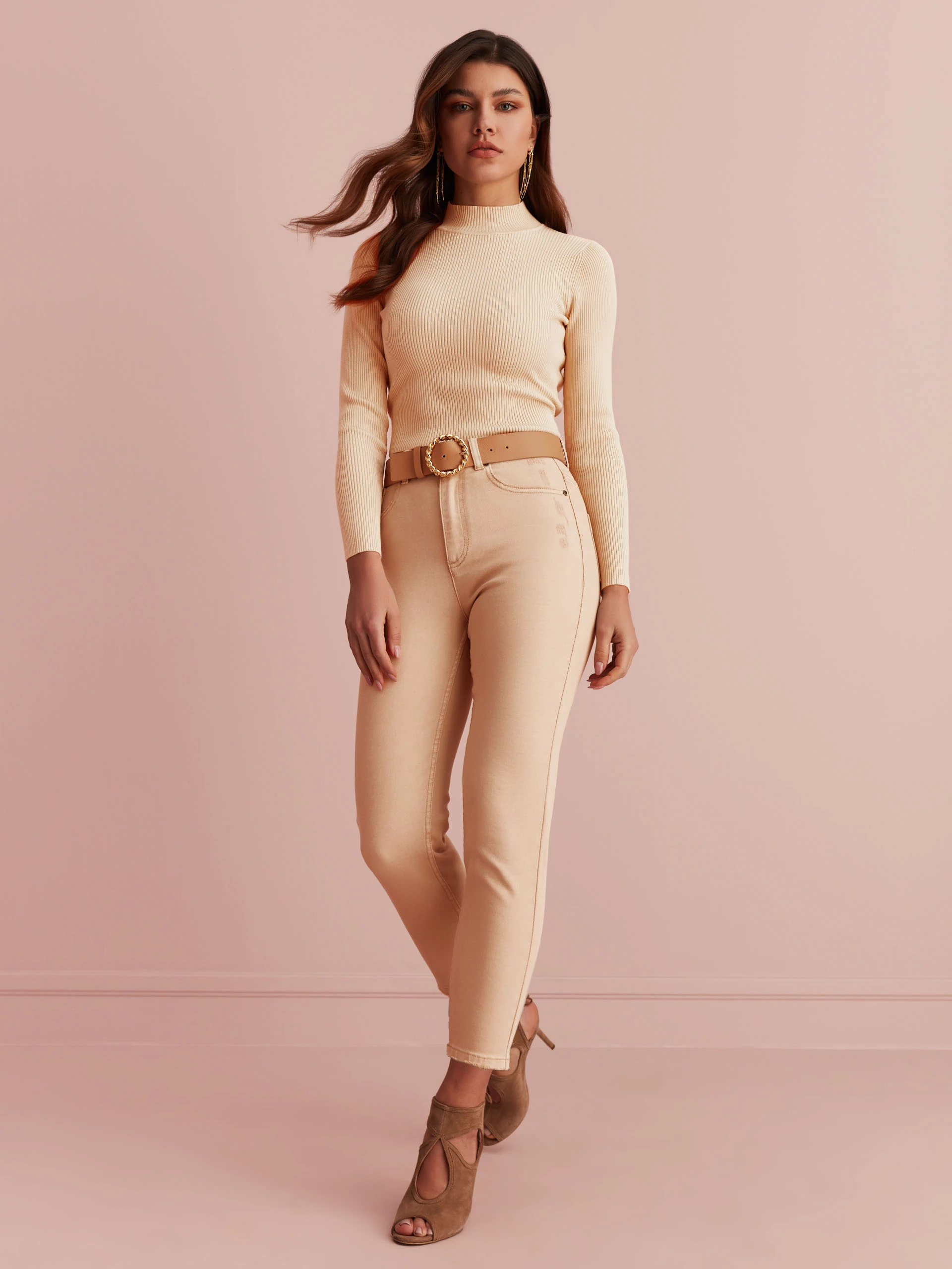 BEIGE MOCK-NECK BACKLESS SWEATER