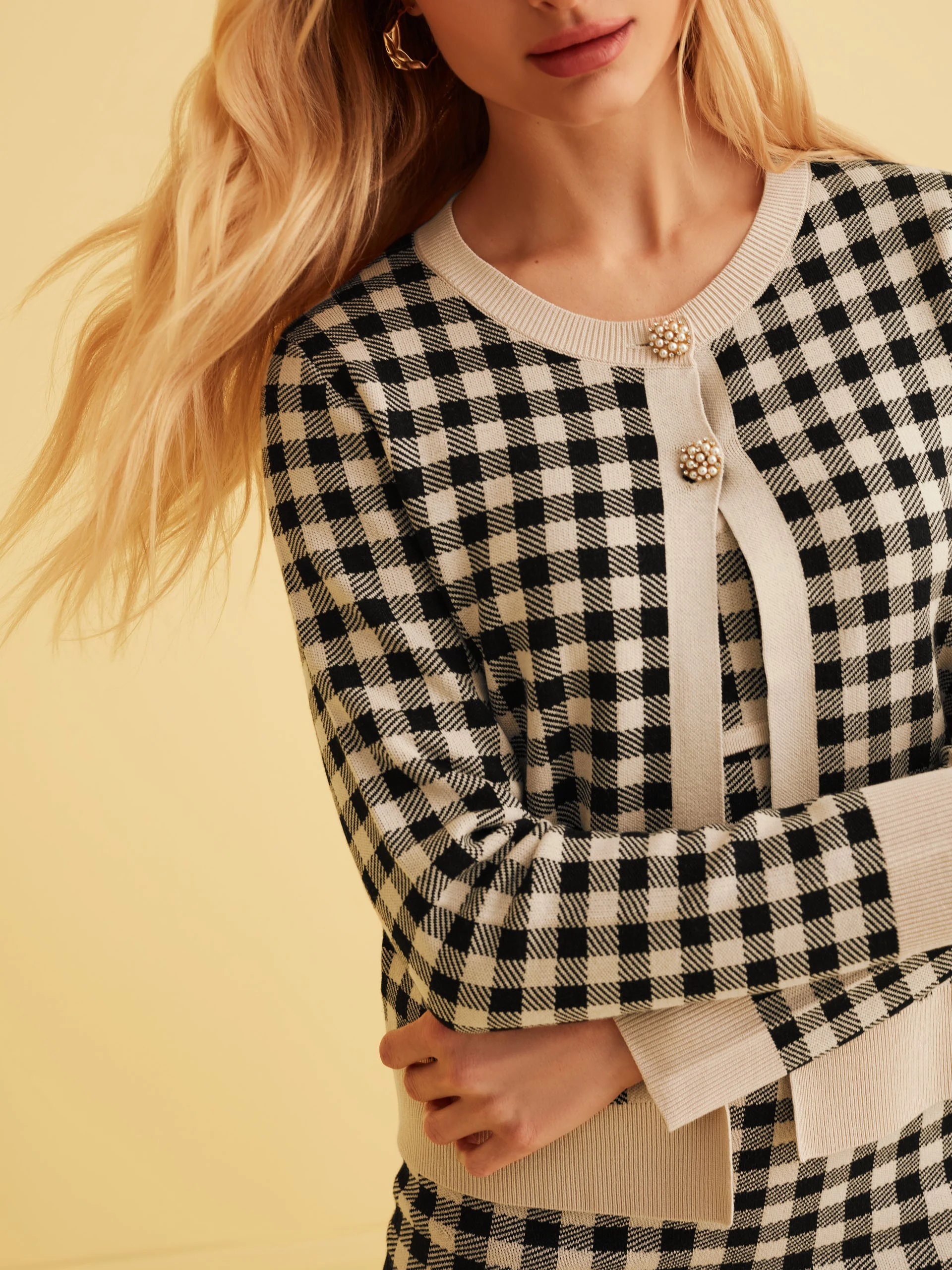 BLACK AND WHITE CHECKED CARDIGAN