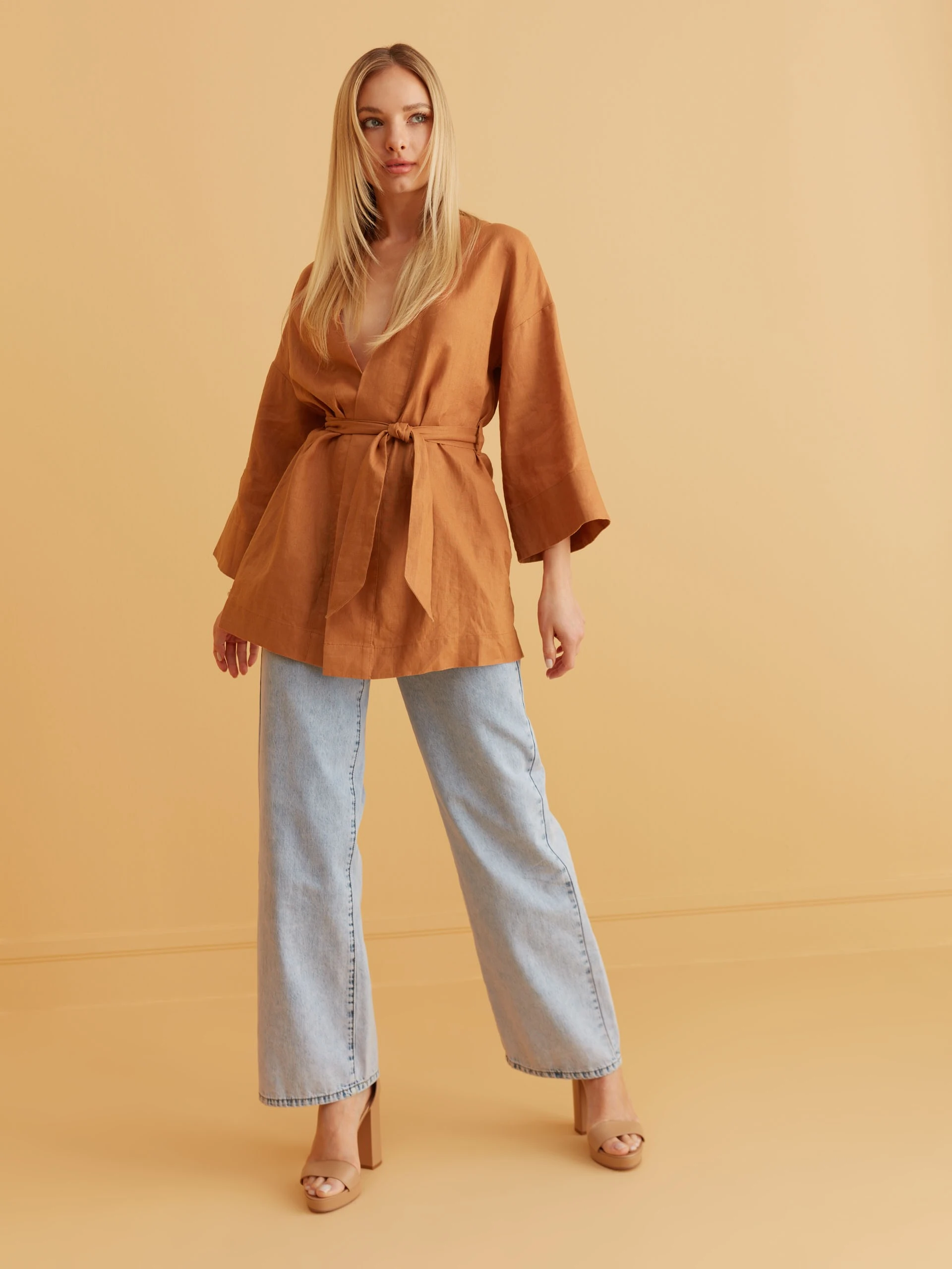 LNIANE KIMONO Z WIĄZANIEM W TALII