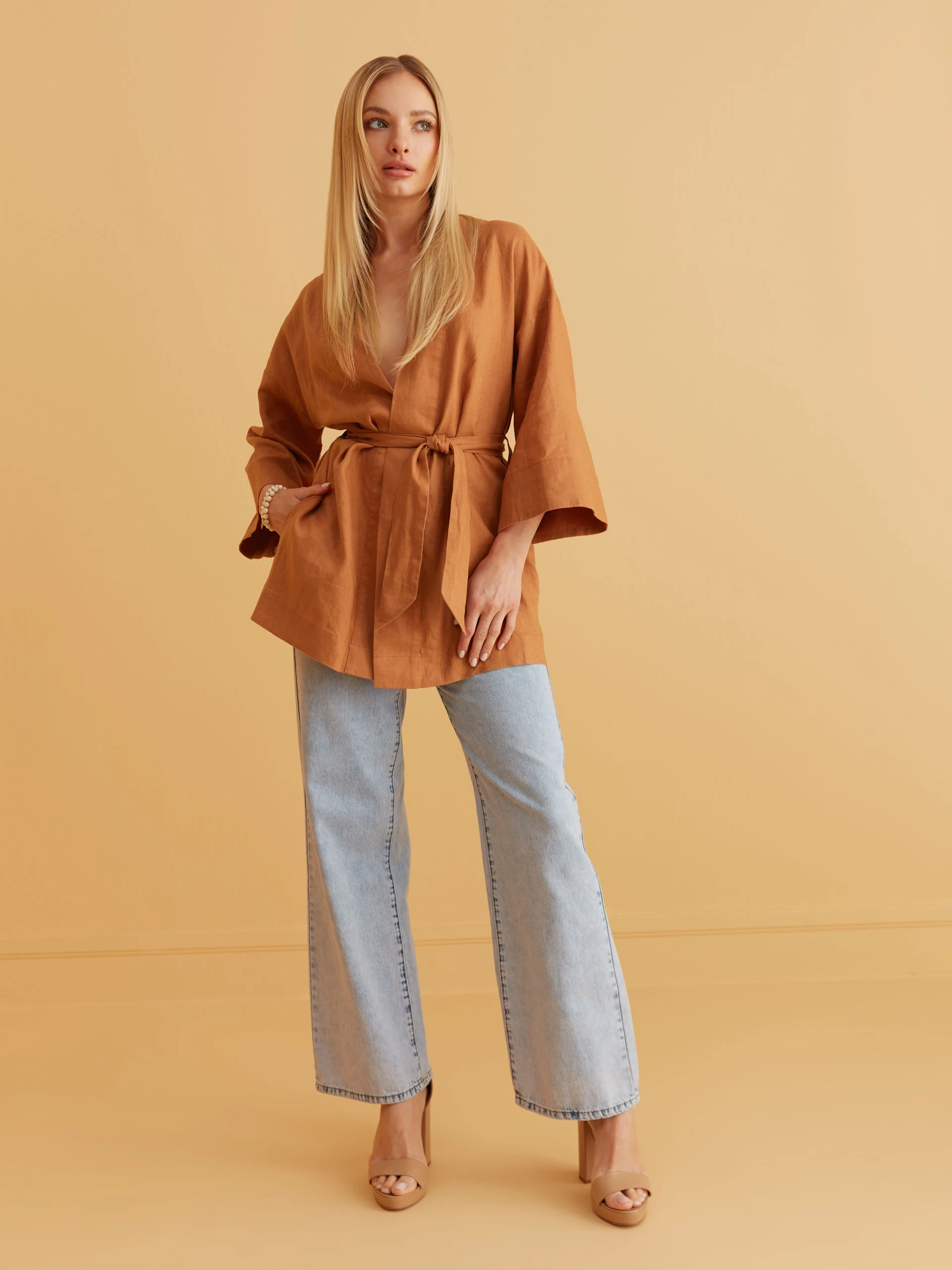 LNIANE KIMONO Z WIĄZANIEM W TALII