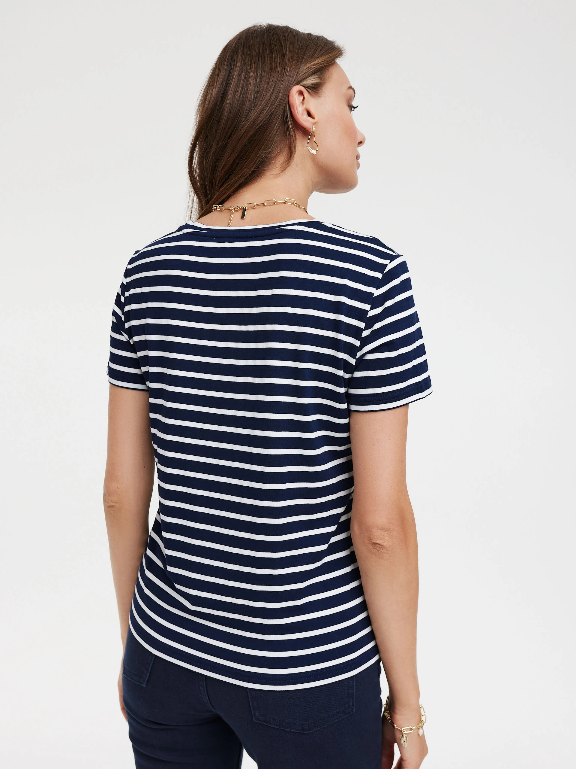 Granatowy T-shirt w paski