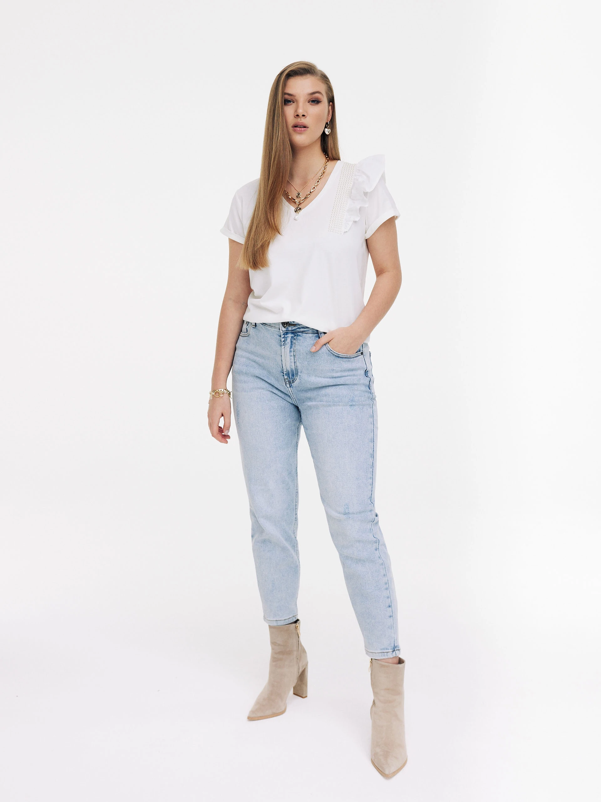 White T-shirt with frill