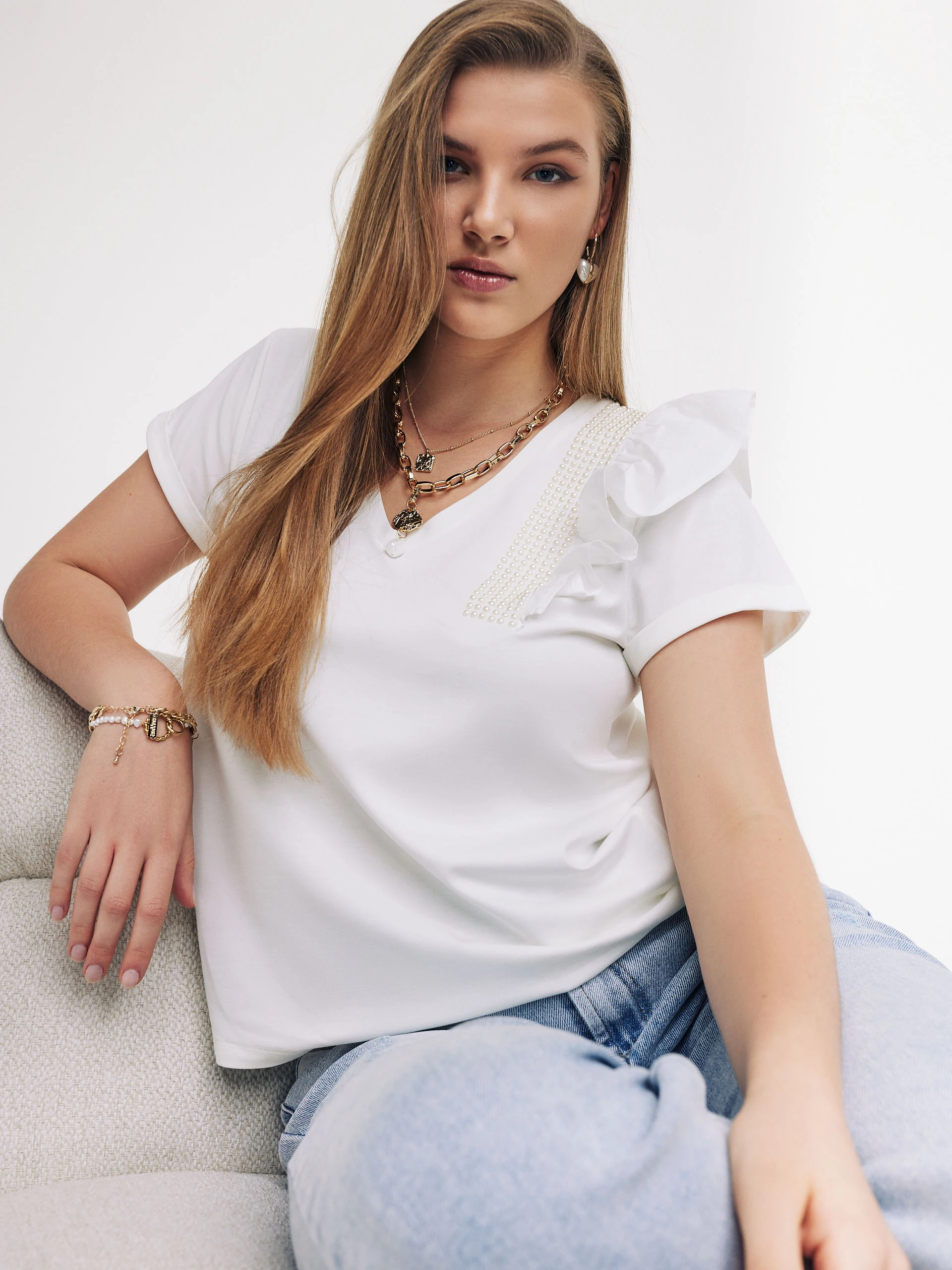 White T-shirt with frill