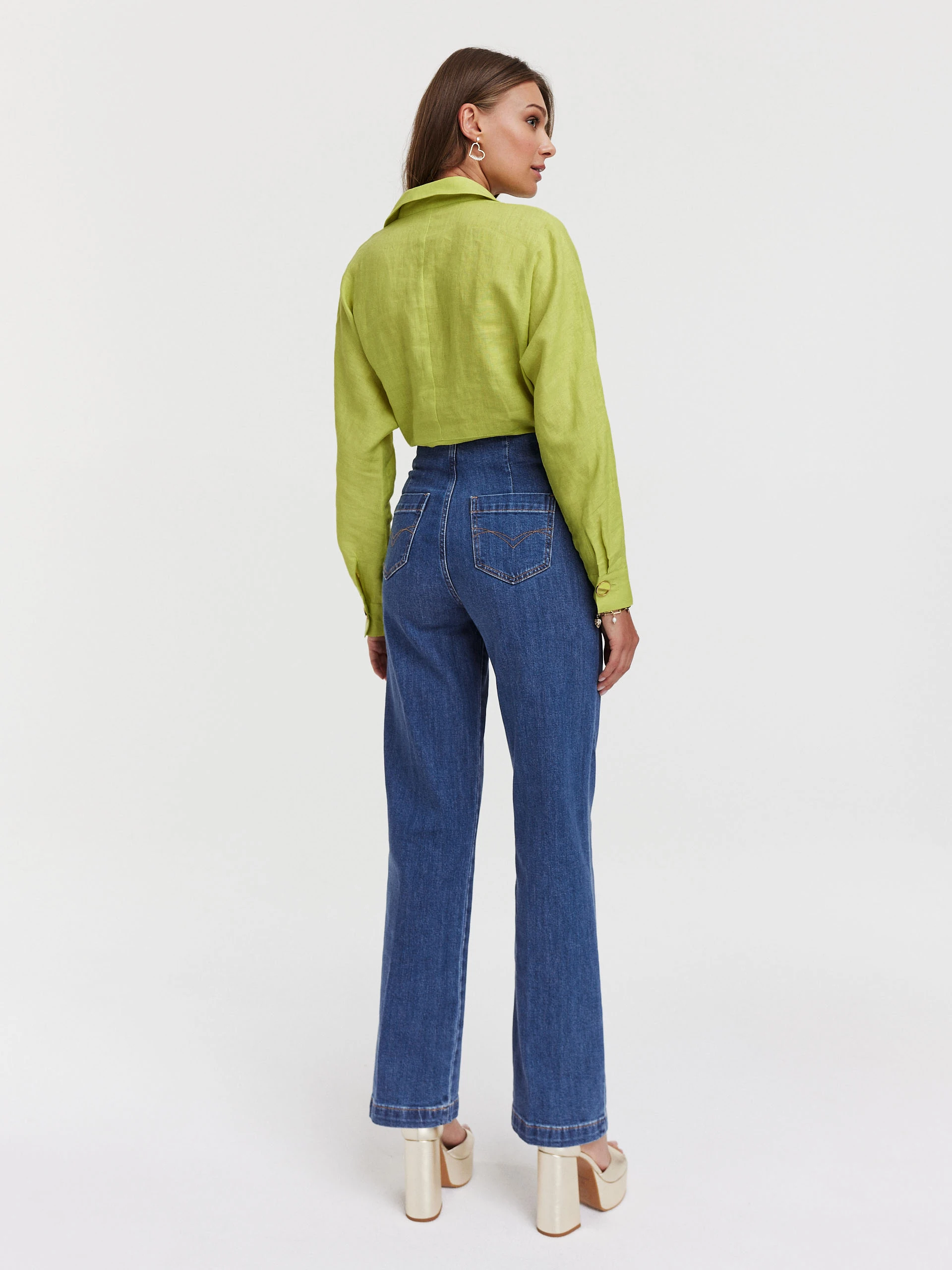 Linen shirt in pistachio color