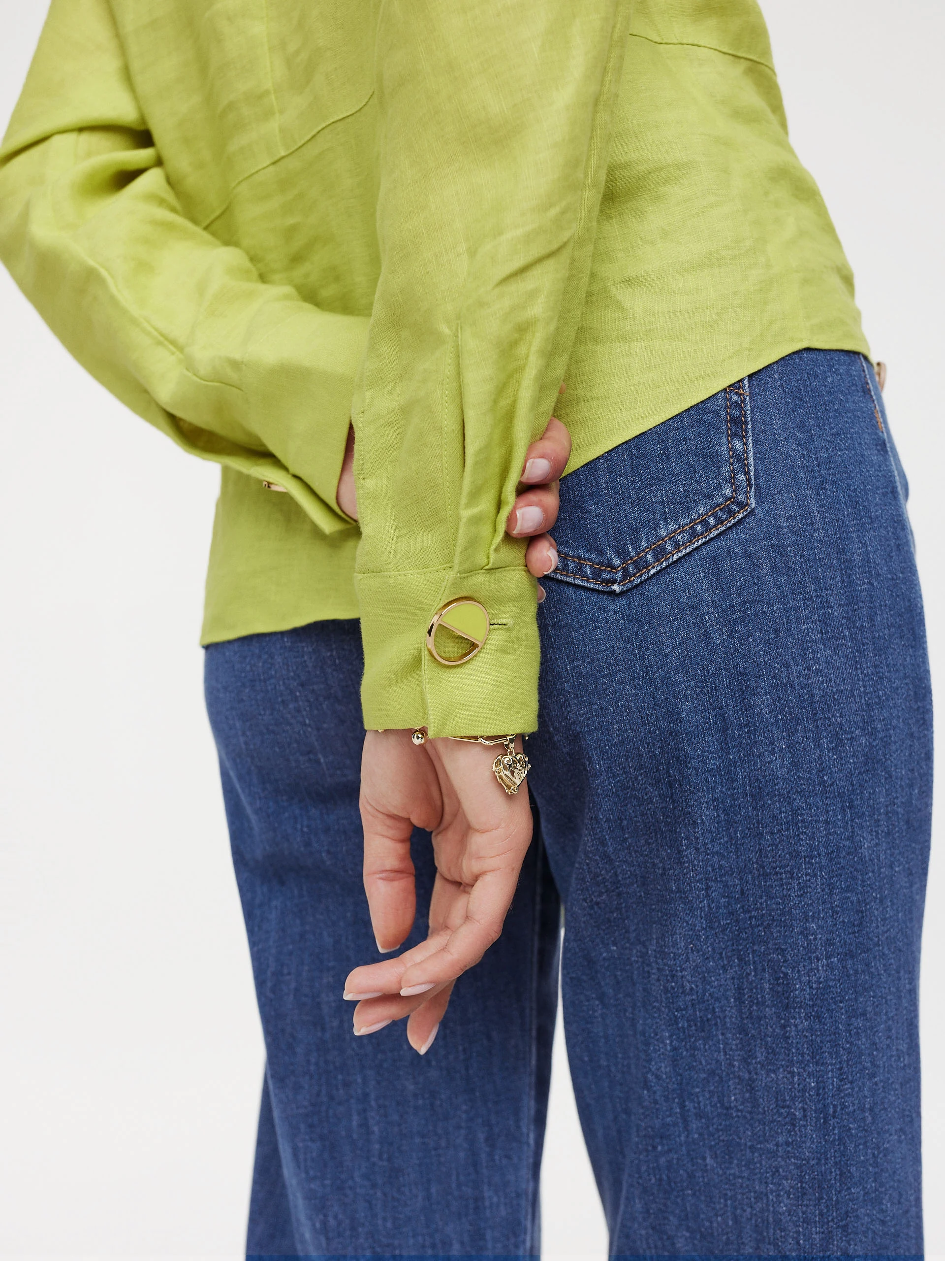 Linen shirt in pistachio color