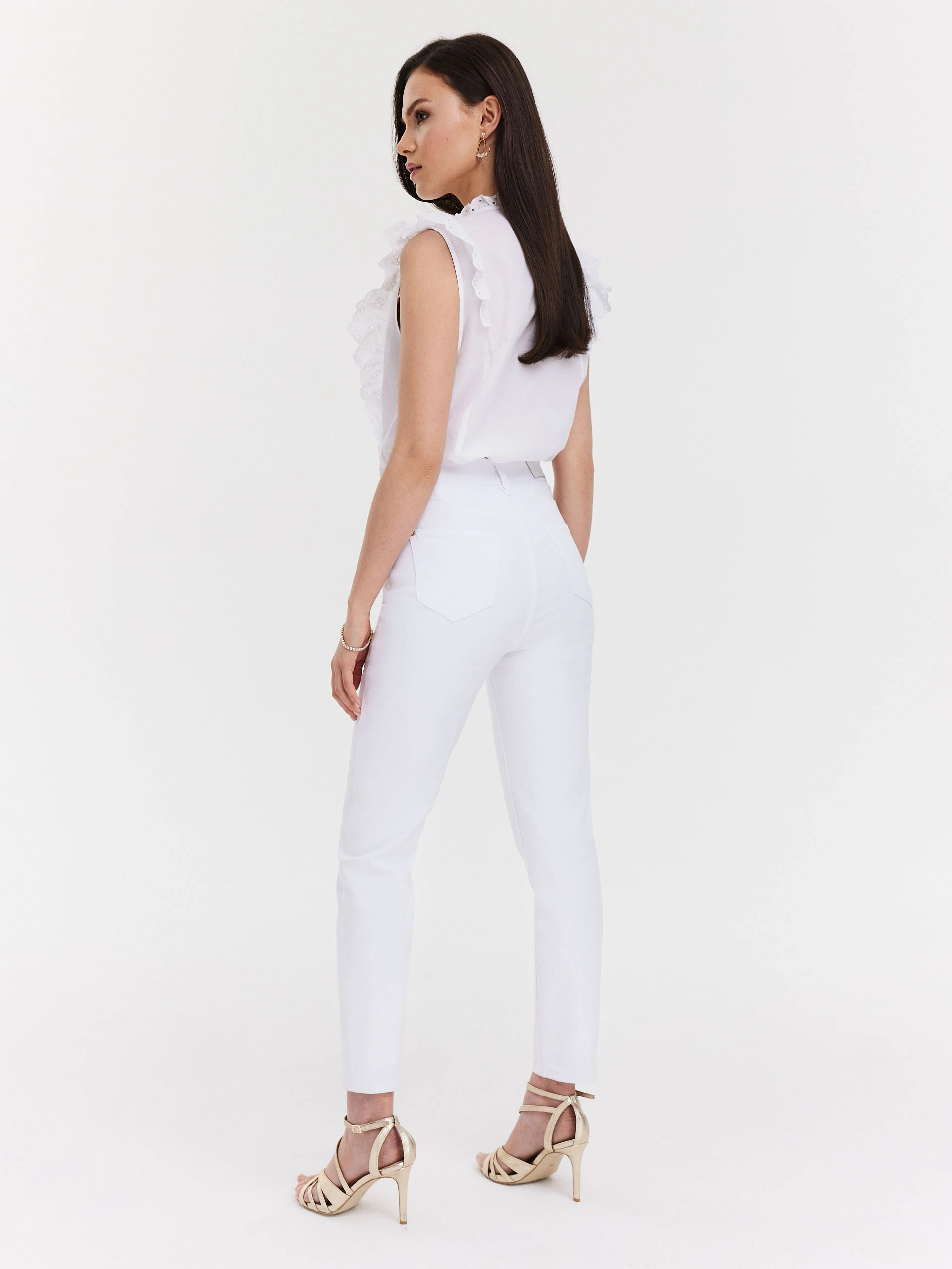 Fitted white high-waisted pants