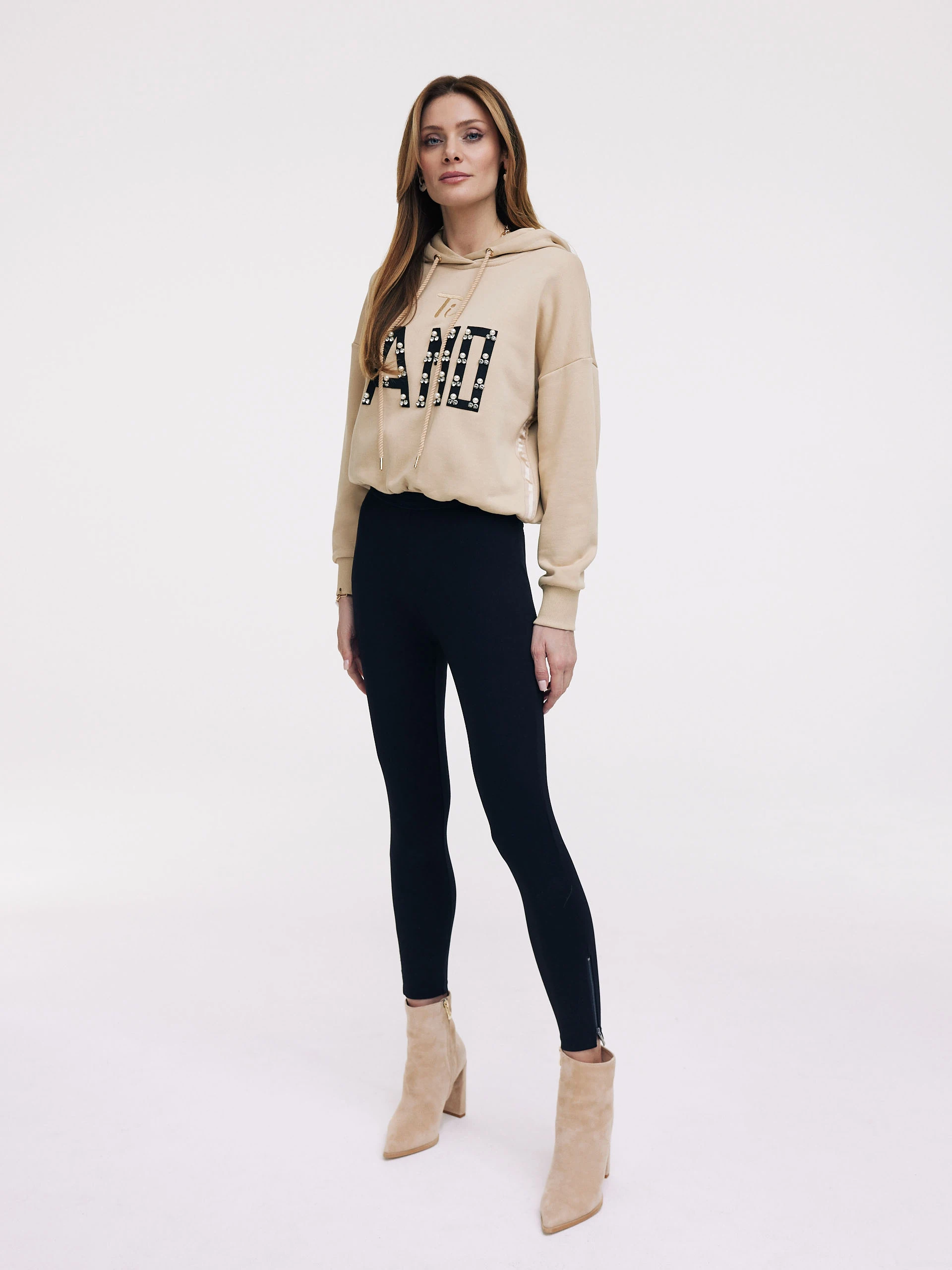 Fitted black pants