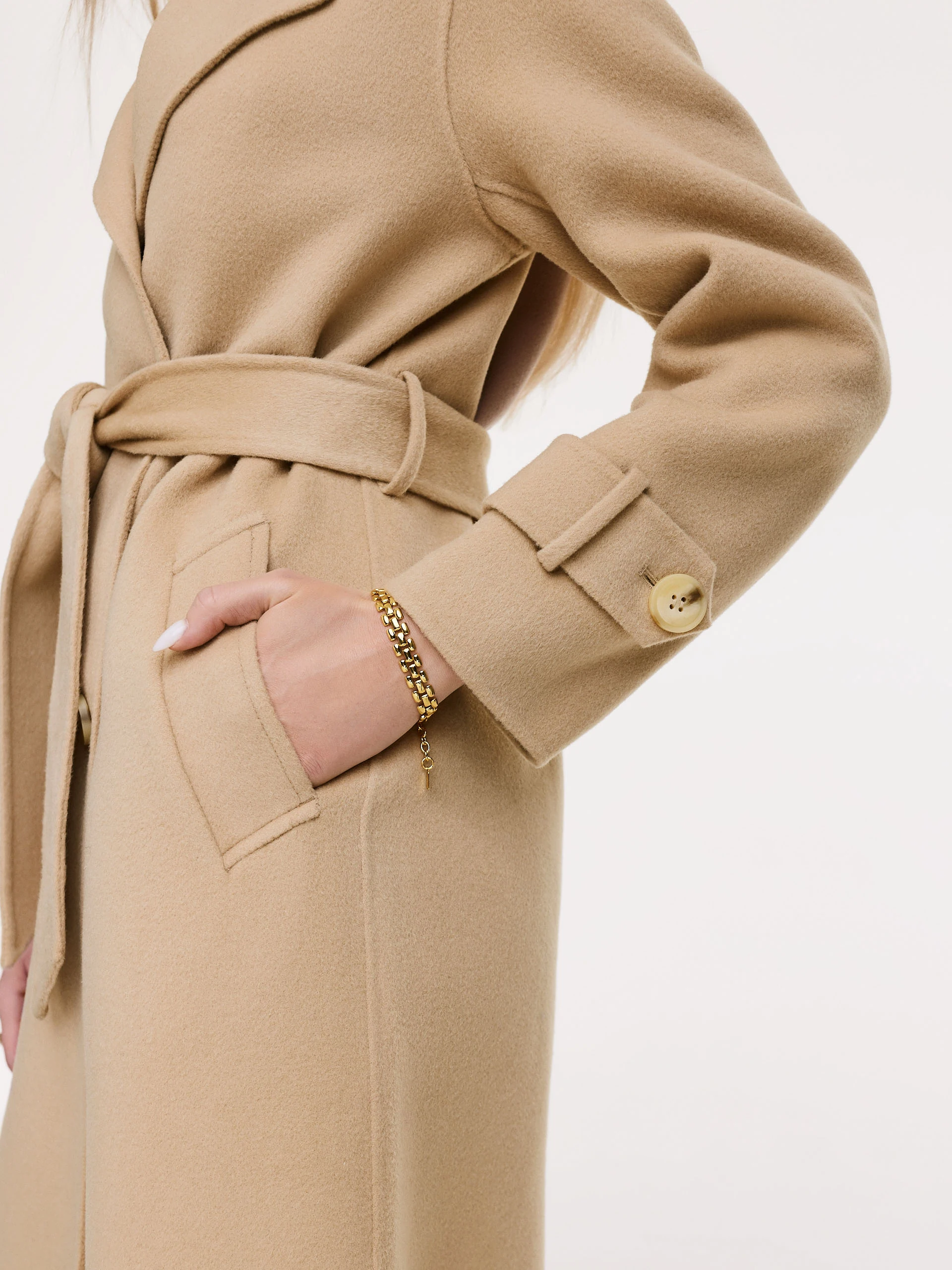 Wool coat with a trench cut