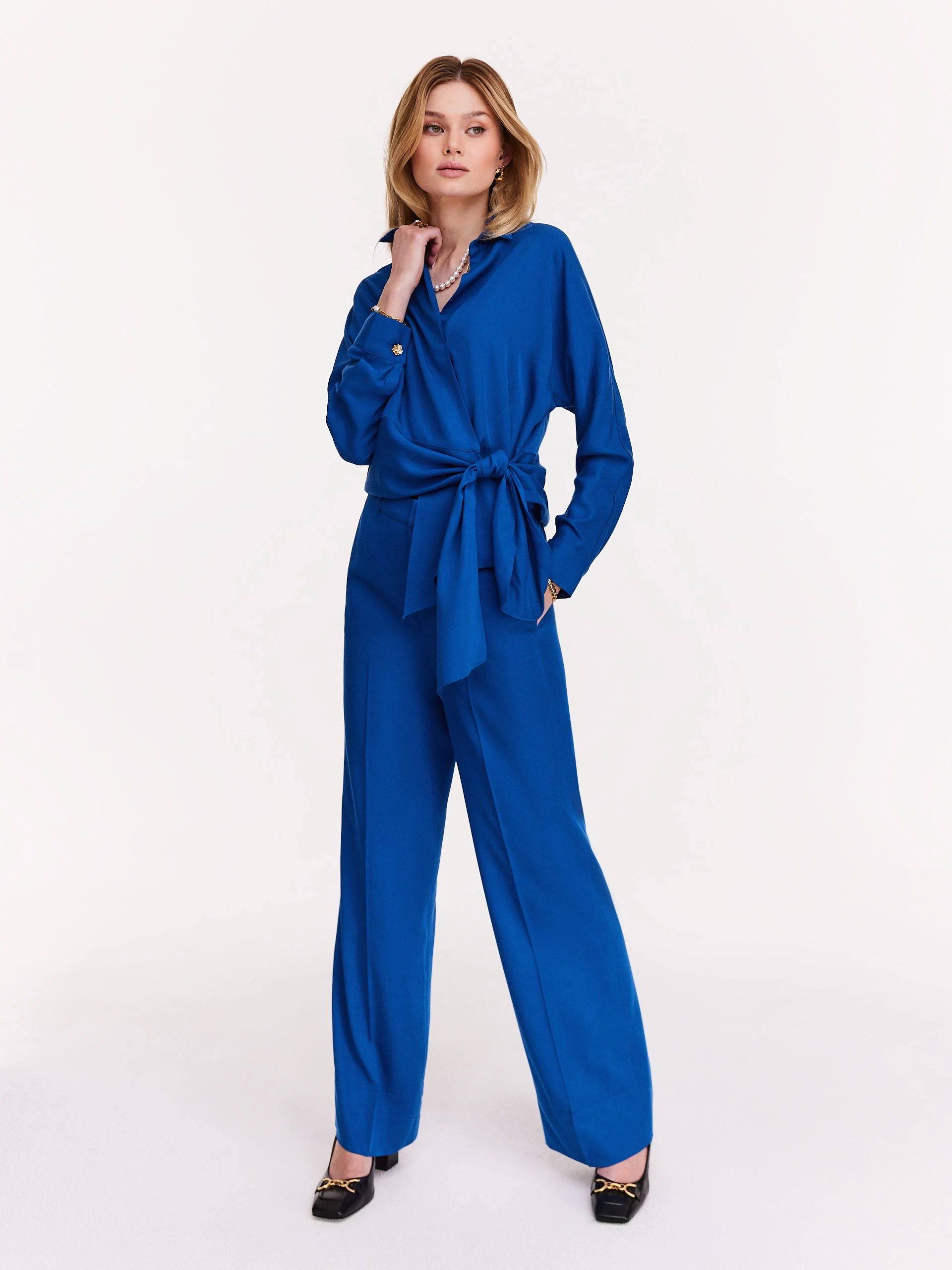 Cobalt pants with wide legs