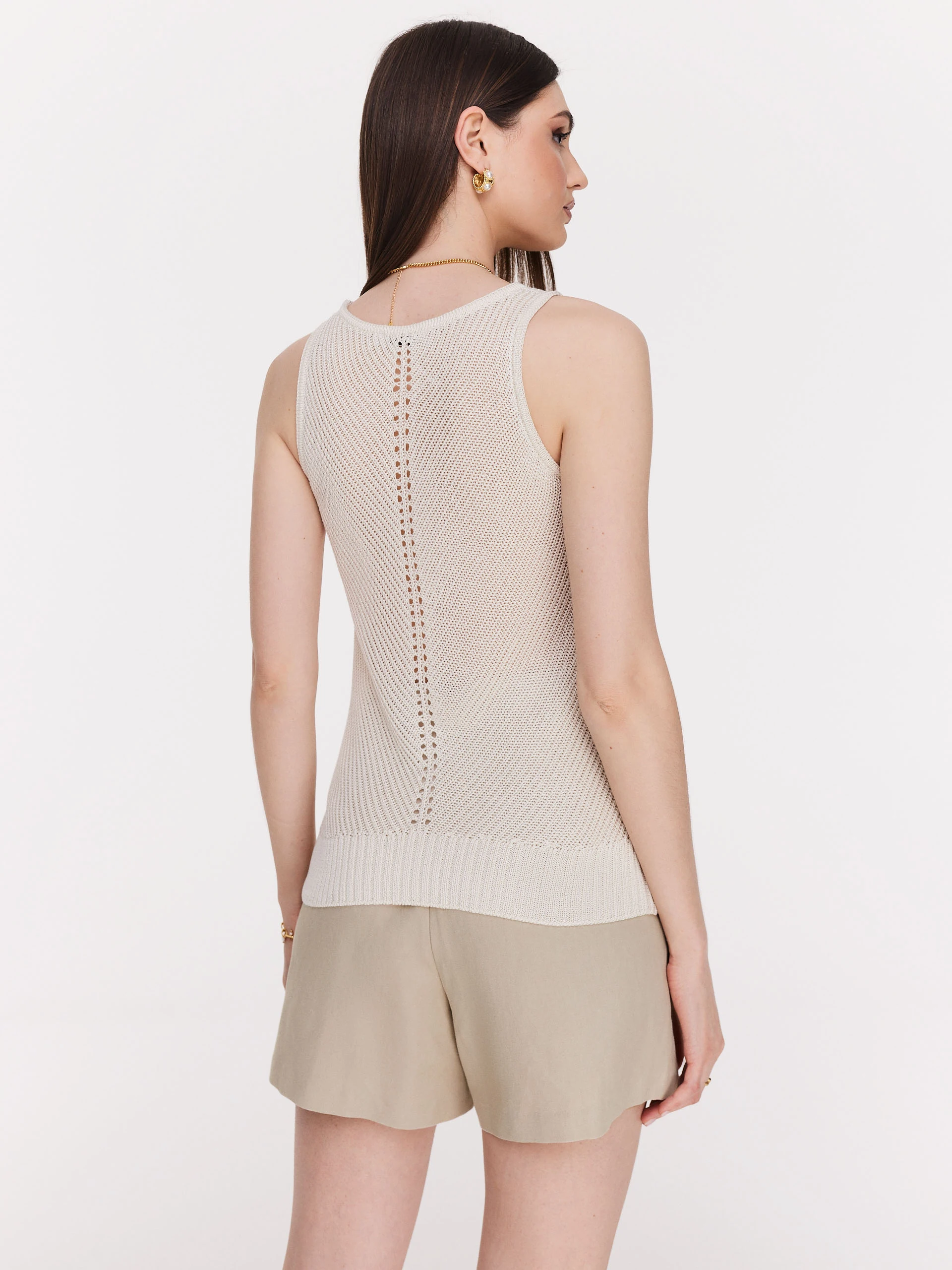 Short shorts in beige color
