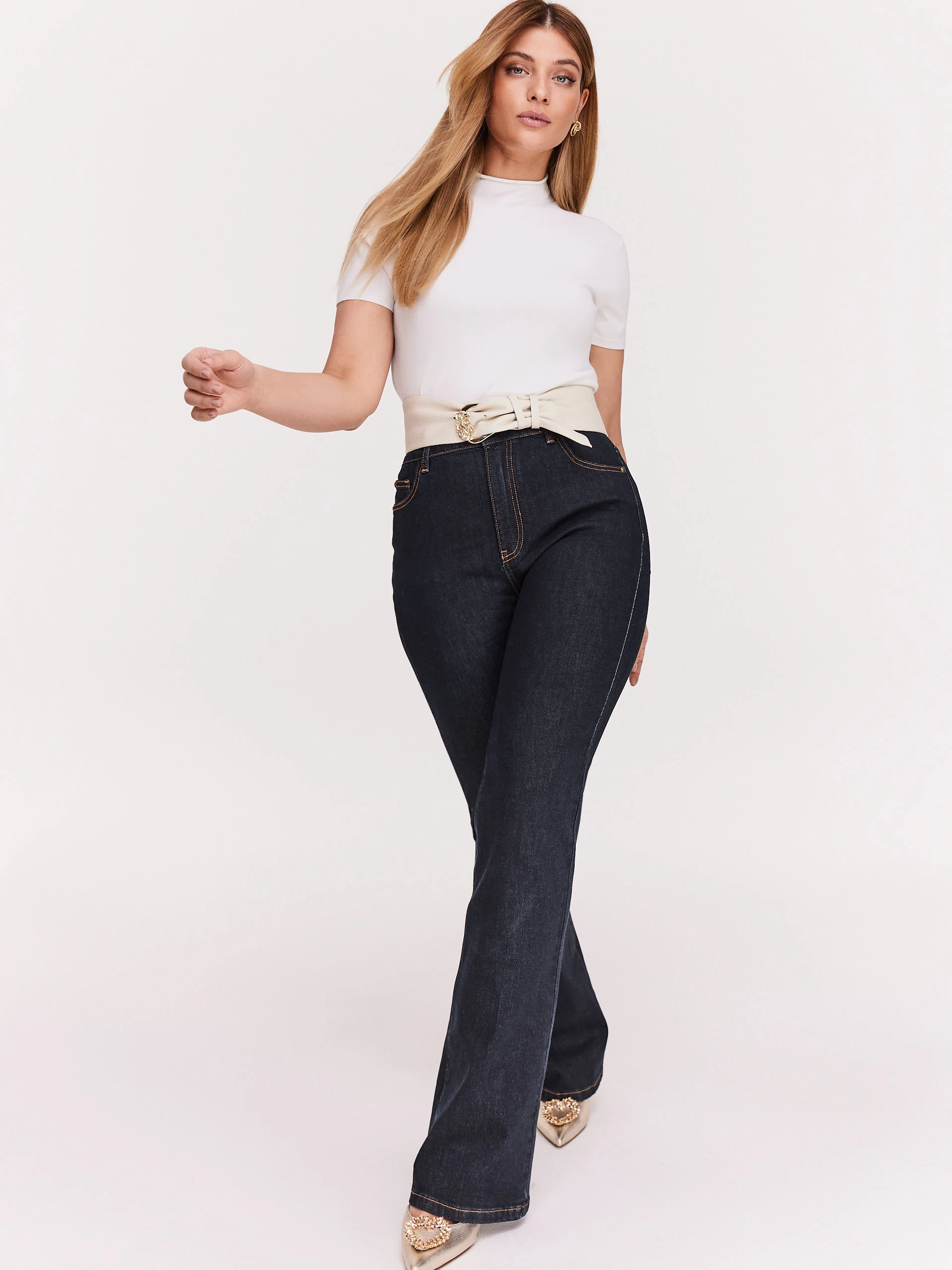 White viscose sweater with short sleeves