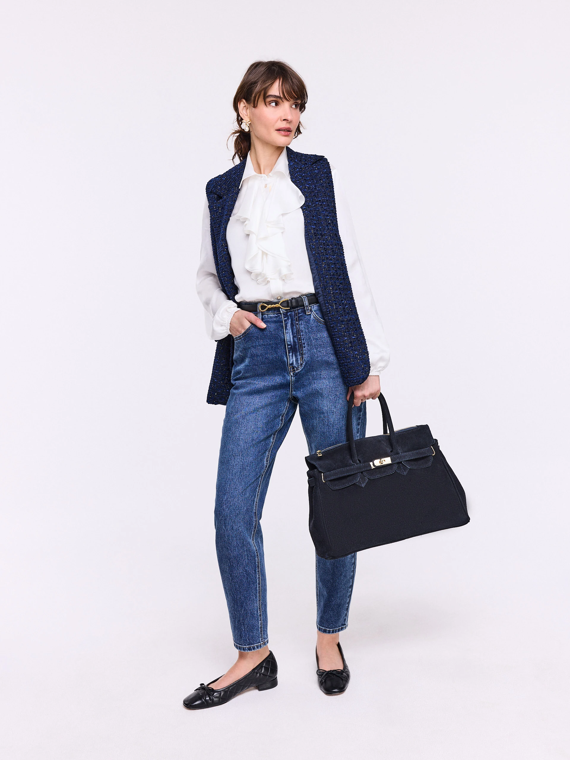 Elegant white viscose blouse with jabot