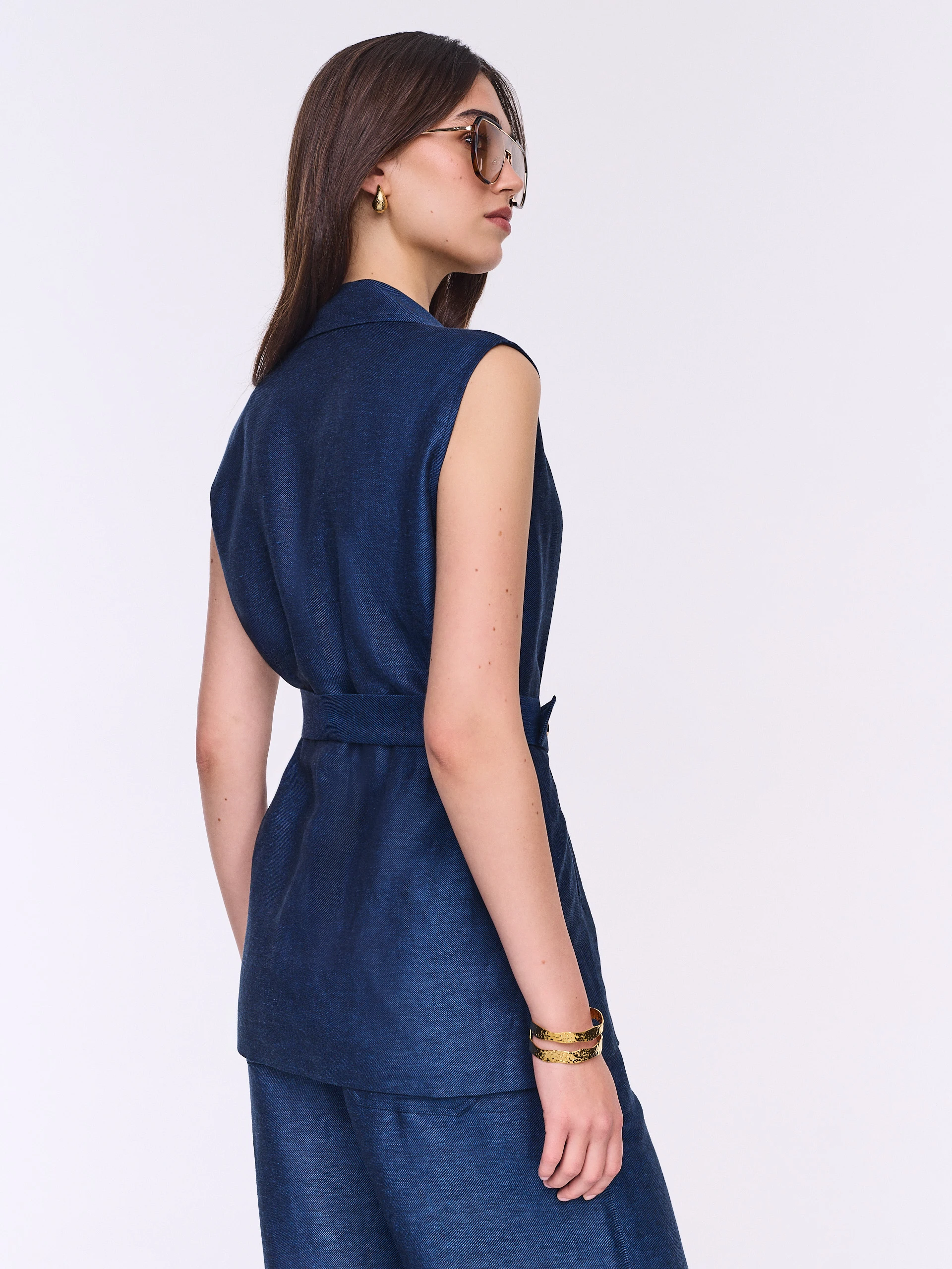Navy blue waistcoat with a linen and viscose belt