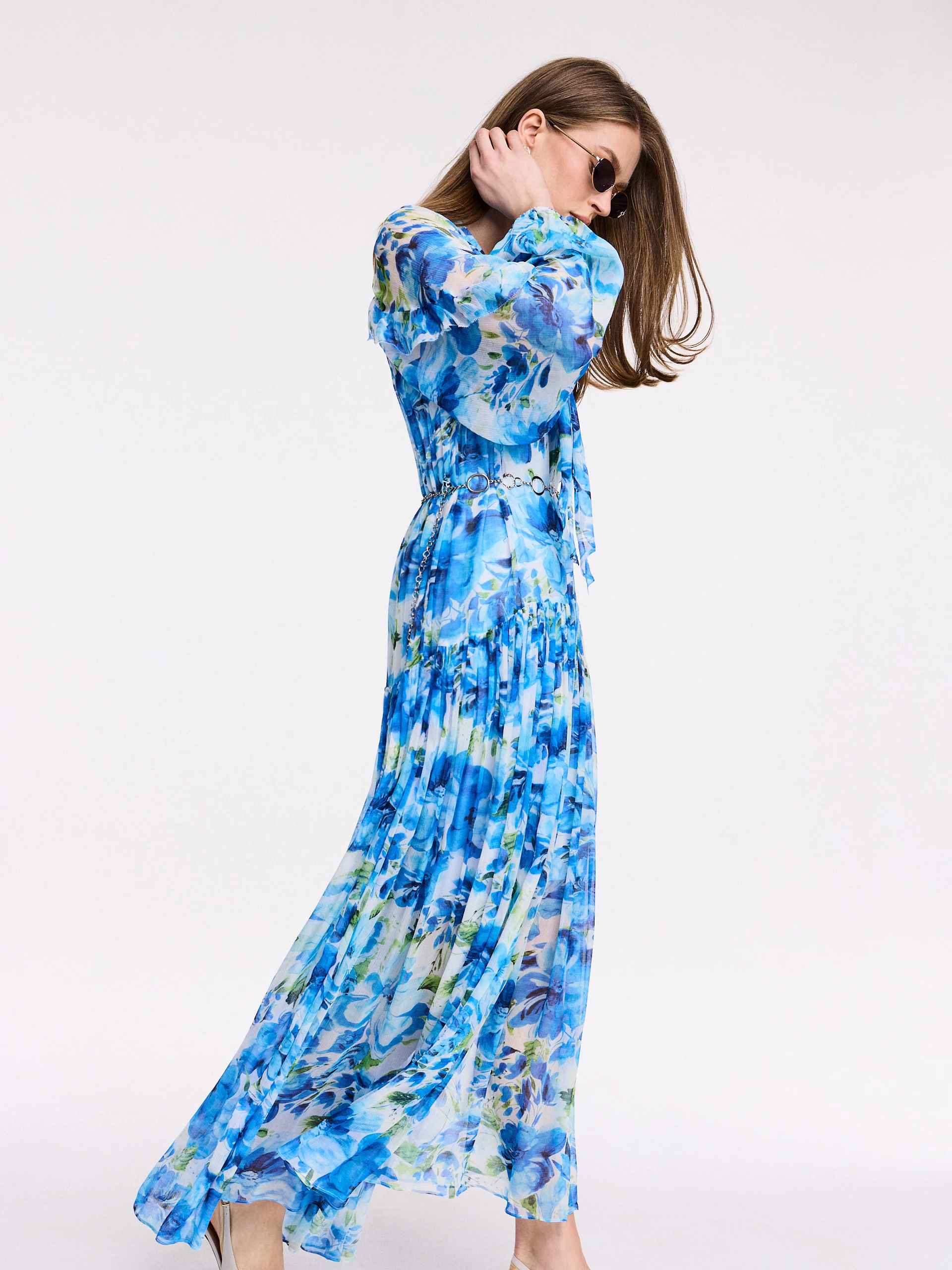 Airy maxi dress with floral pattern