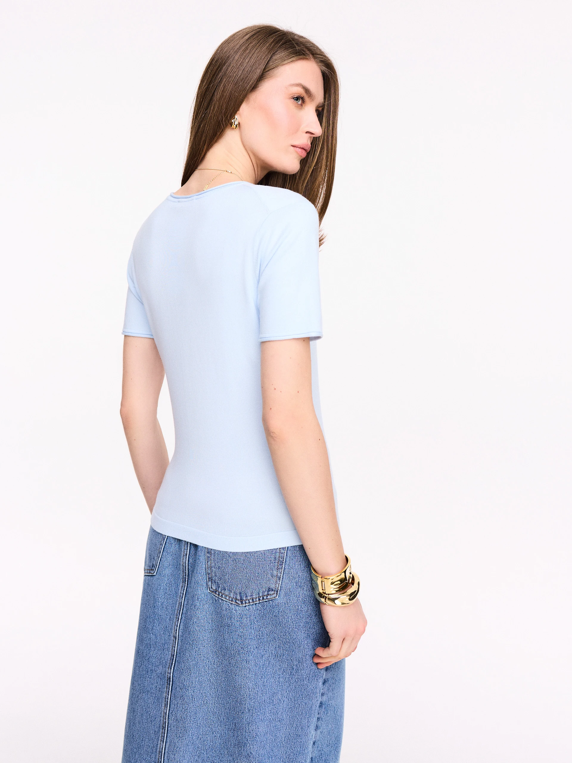 Blue short-sleeved sweater