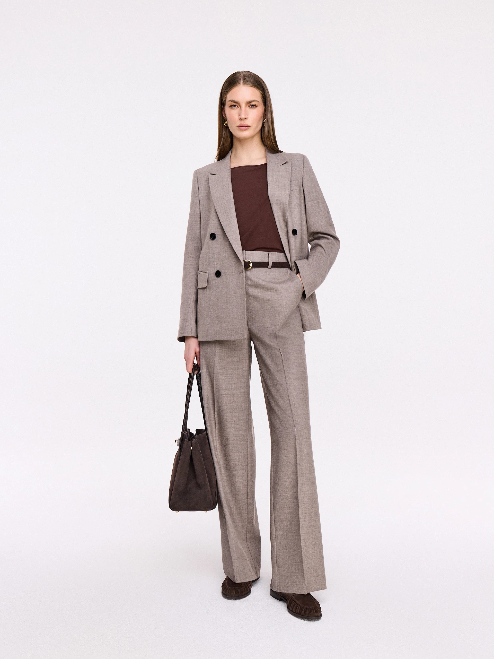 Elegancka dwurzędowa marynarka w kolorze taupe