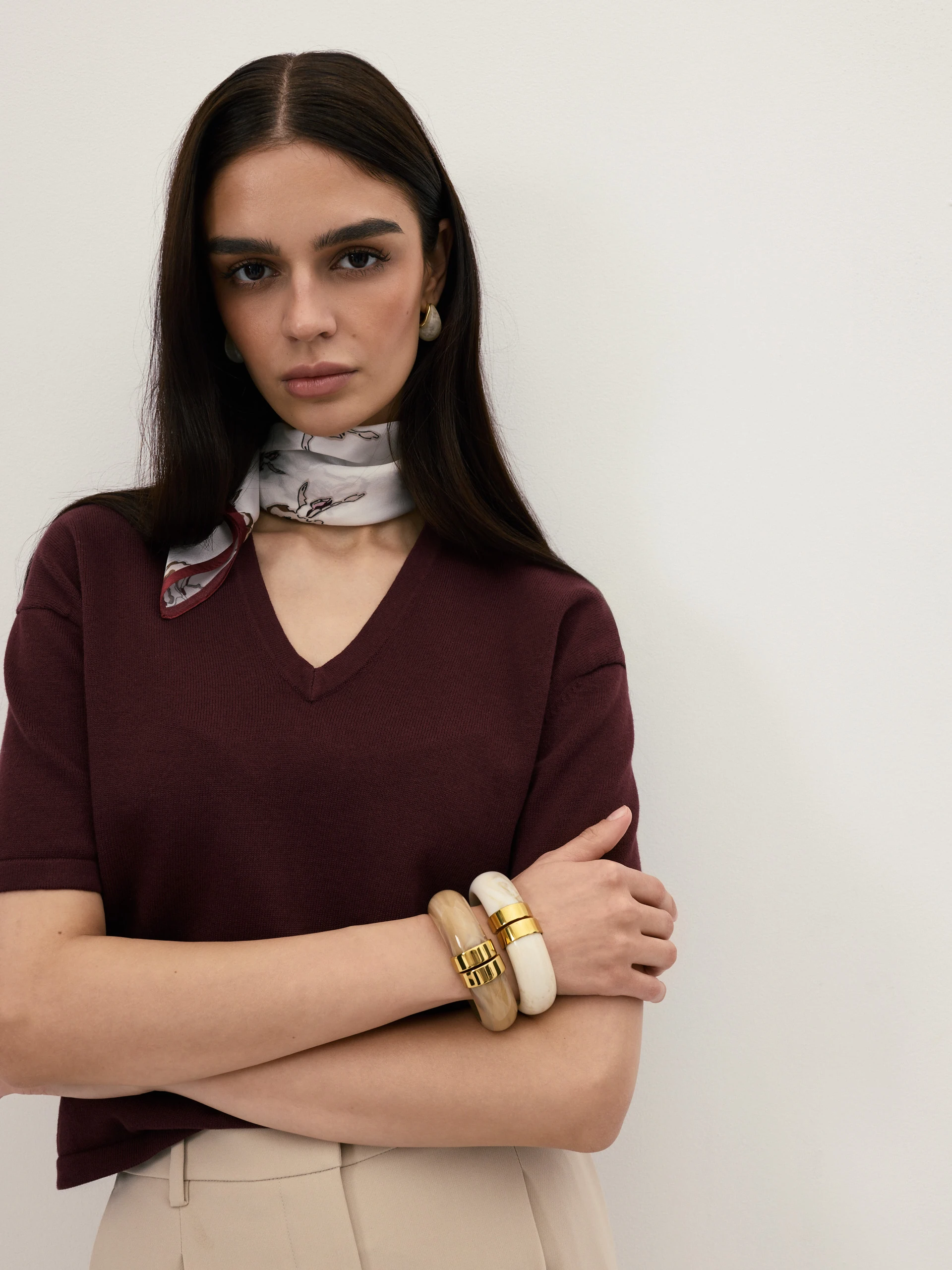 Burgundowy sweter z krótkim rękawem