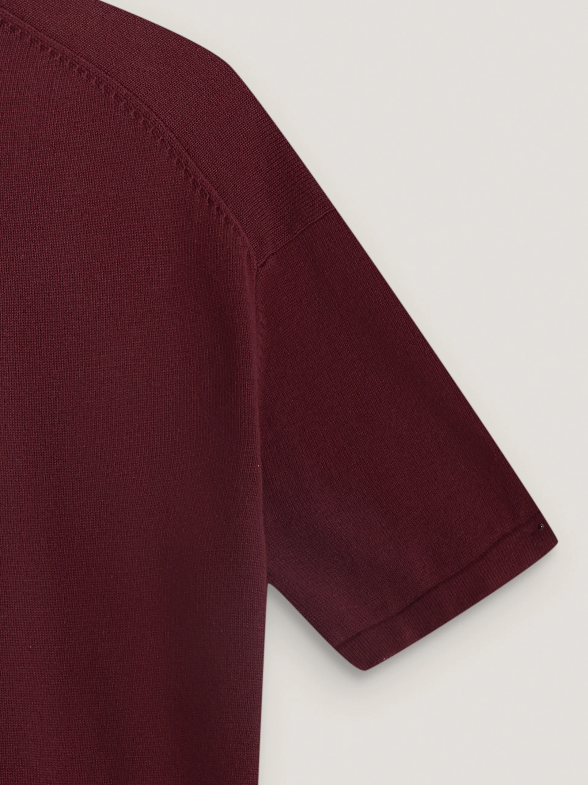 Burgundowy sweter z krótkim rękawem