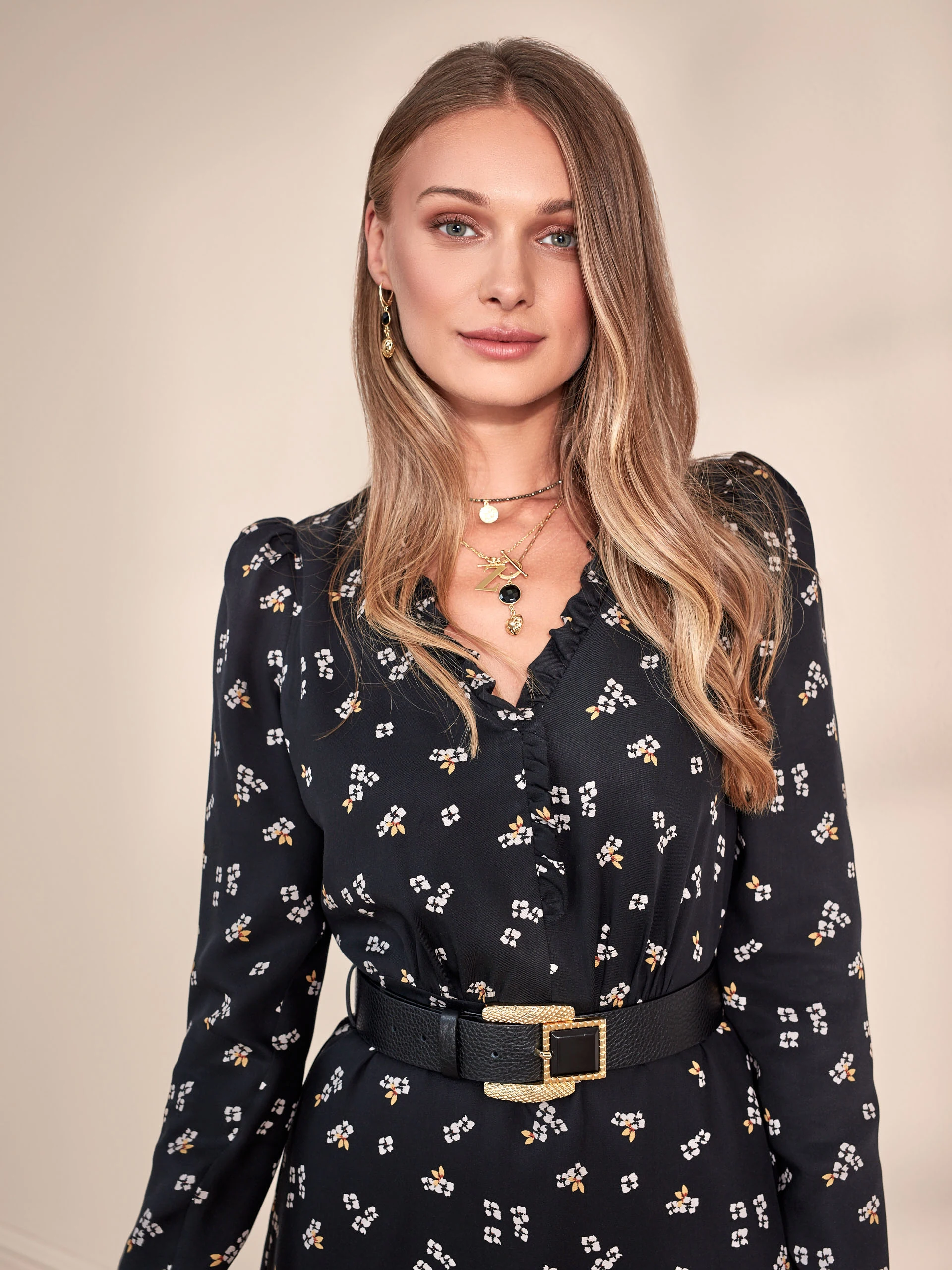 FLORAL DRESS WITH DELICATE FRILLS