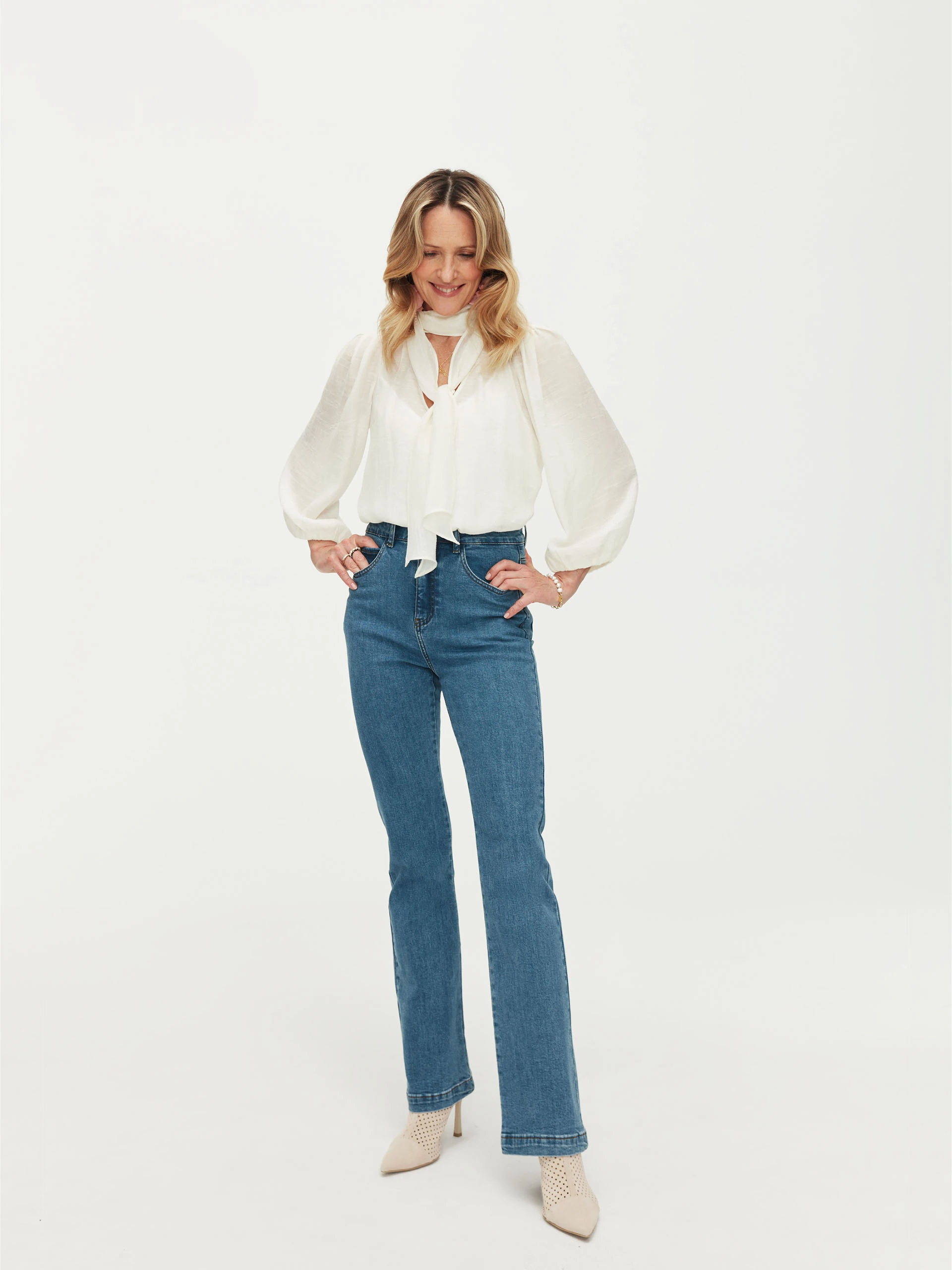 Écru blouse with cravat