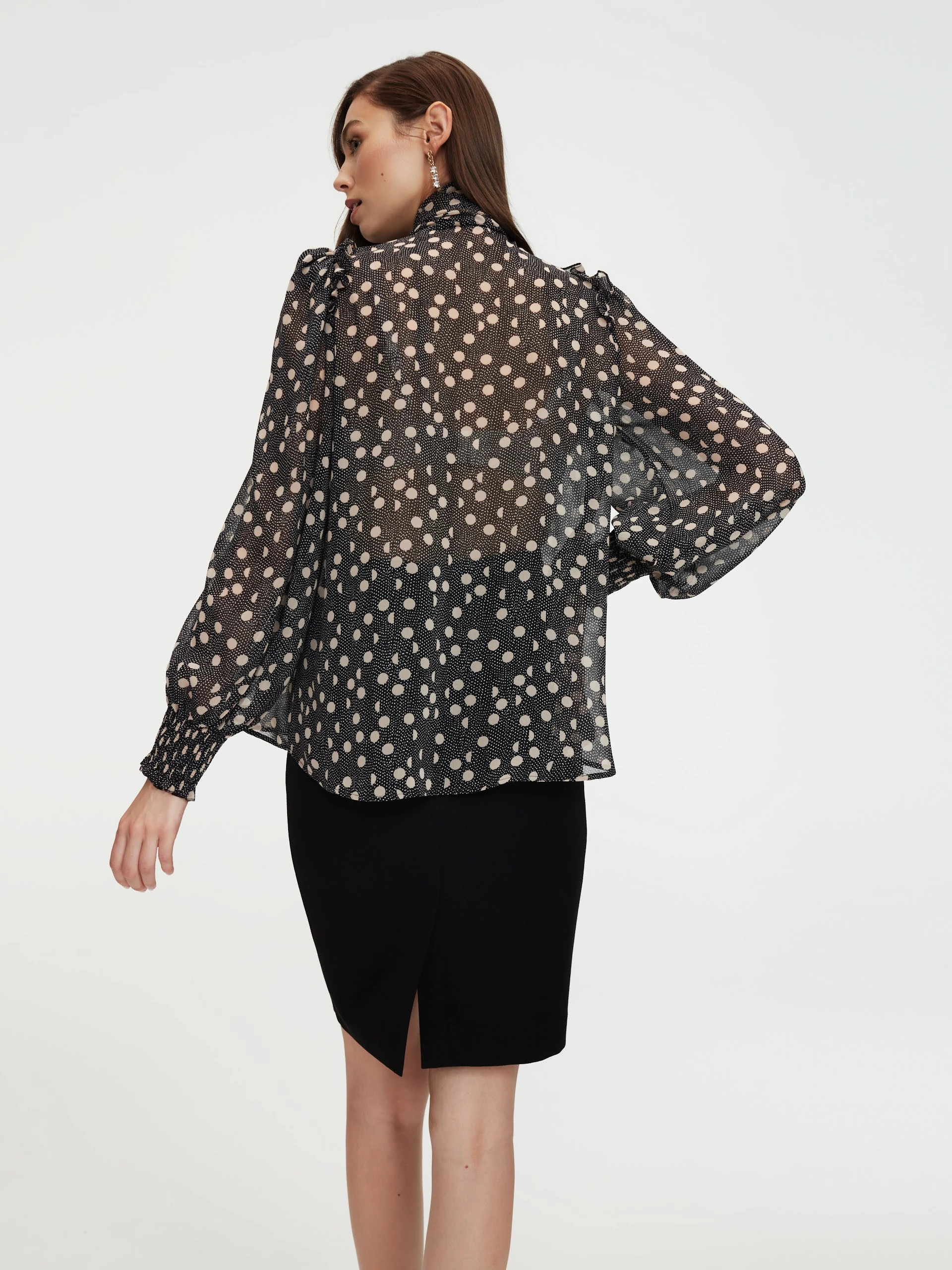 Graphite blouse in delicate pattern