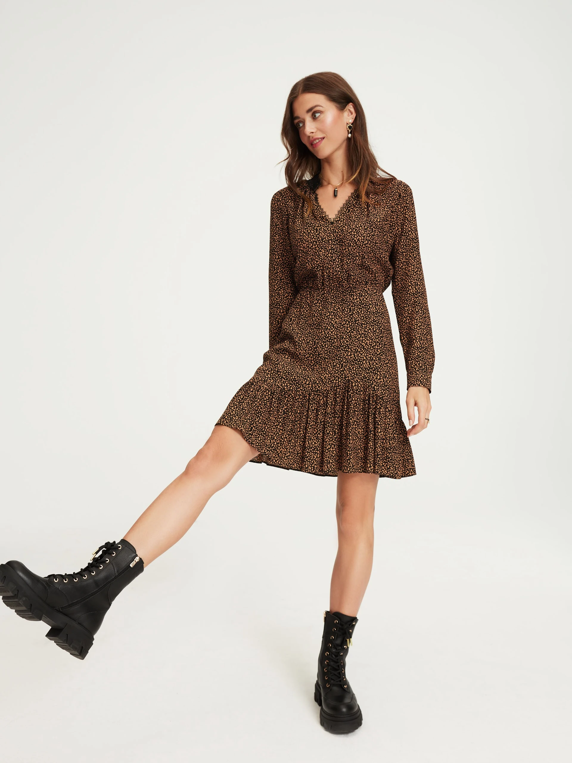 Short dress with ruffle