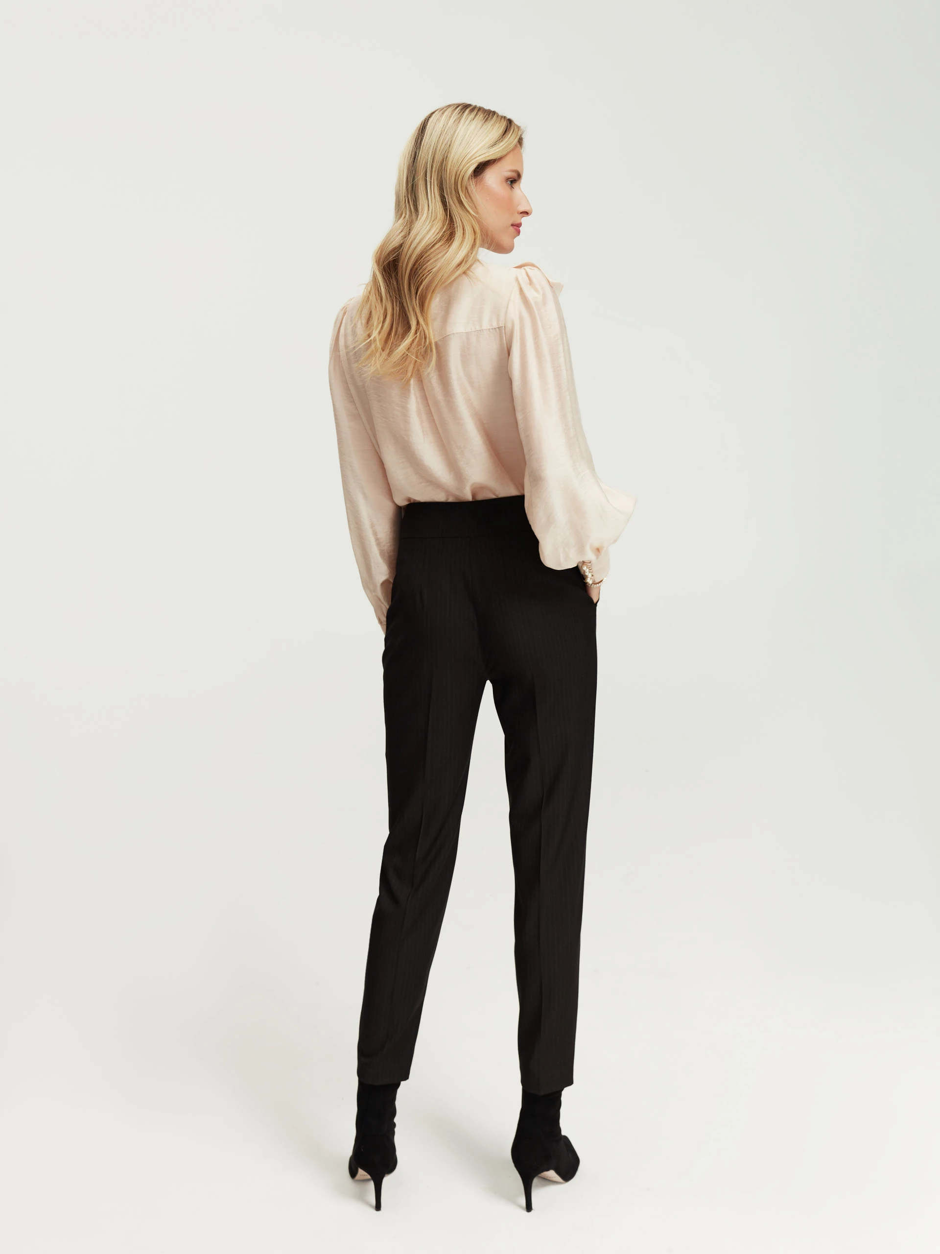 Fitted cigarette pants