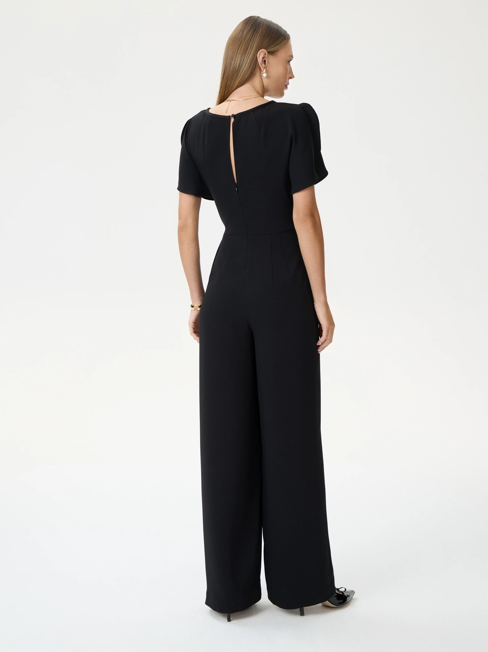 Elegant black jumpsuit with wide legs