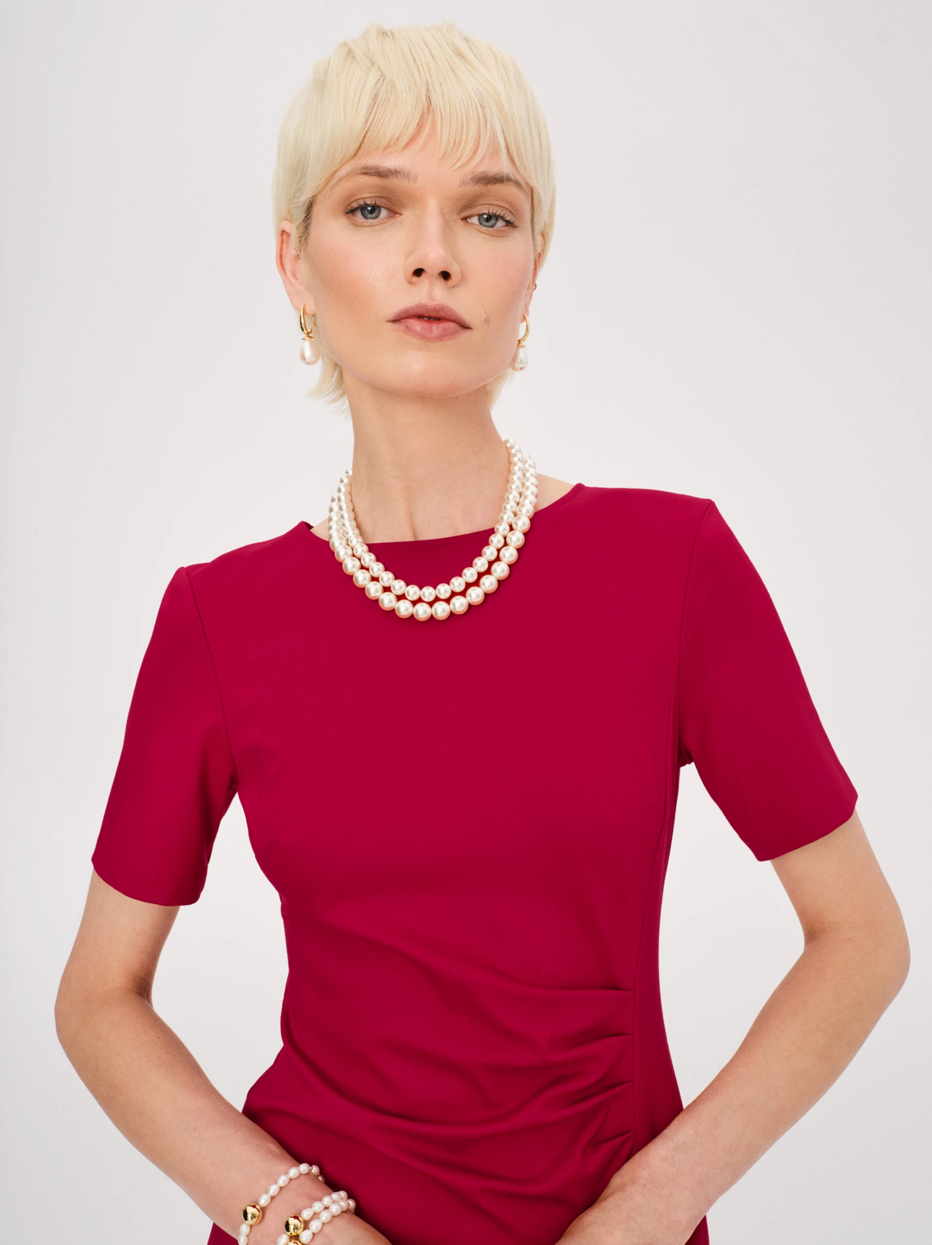 Elegant red dress with ruffles