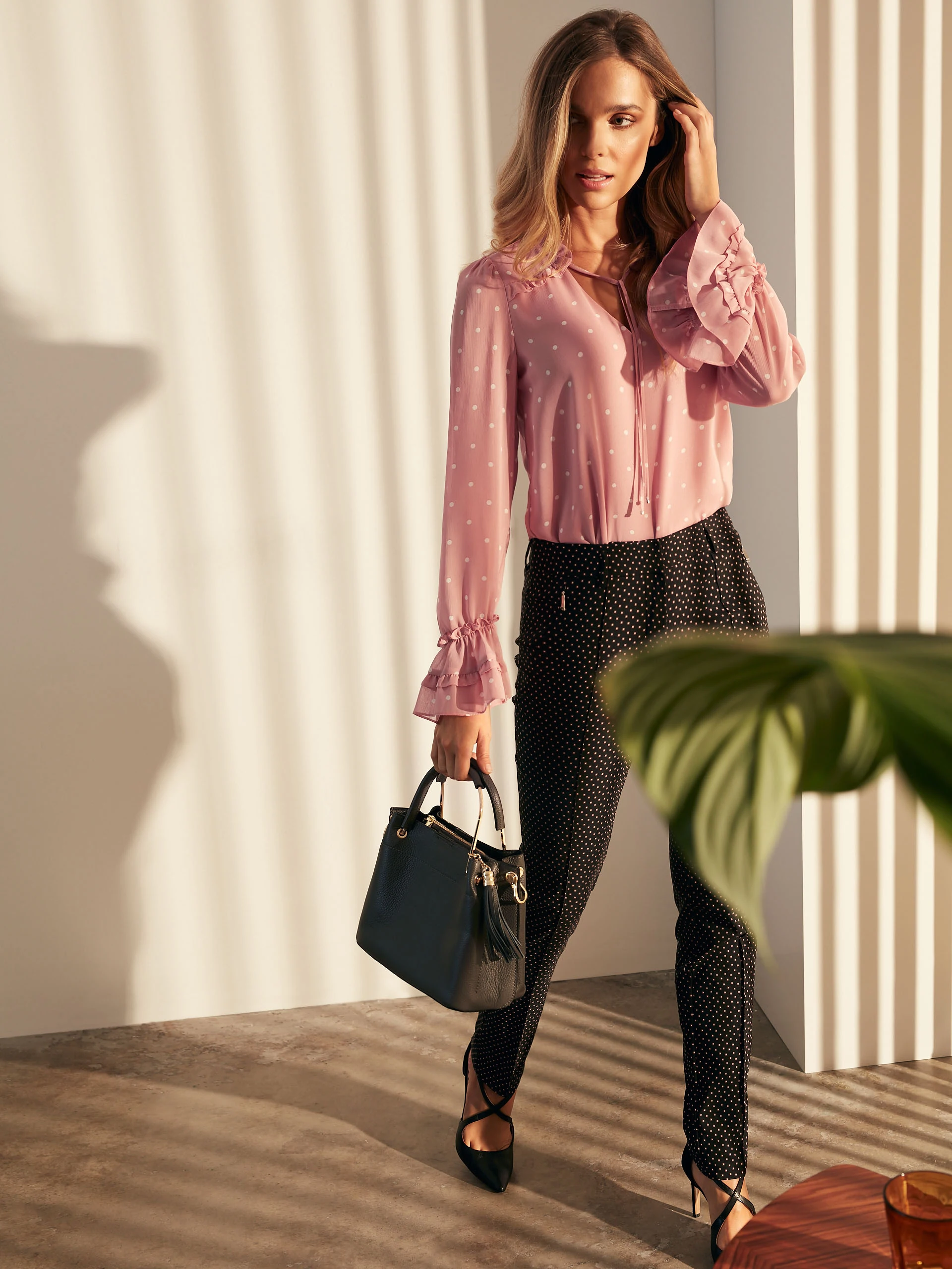 BLOUSE WITH WIDE SLEEVES
