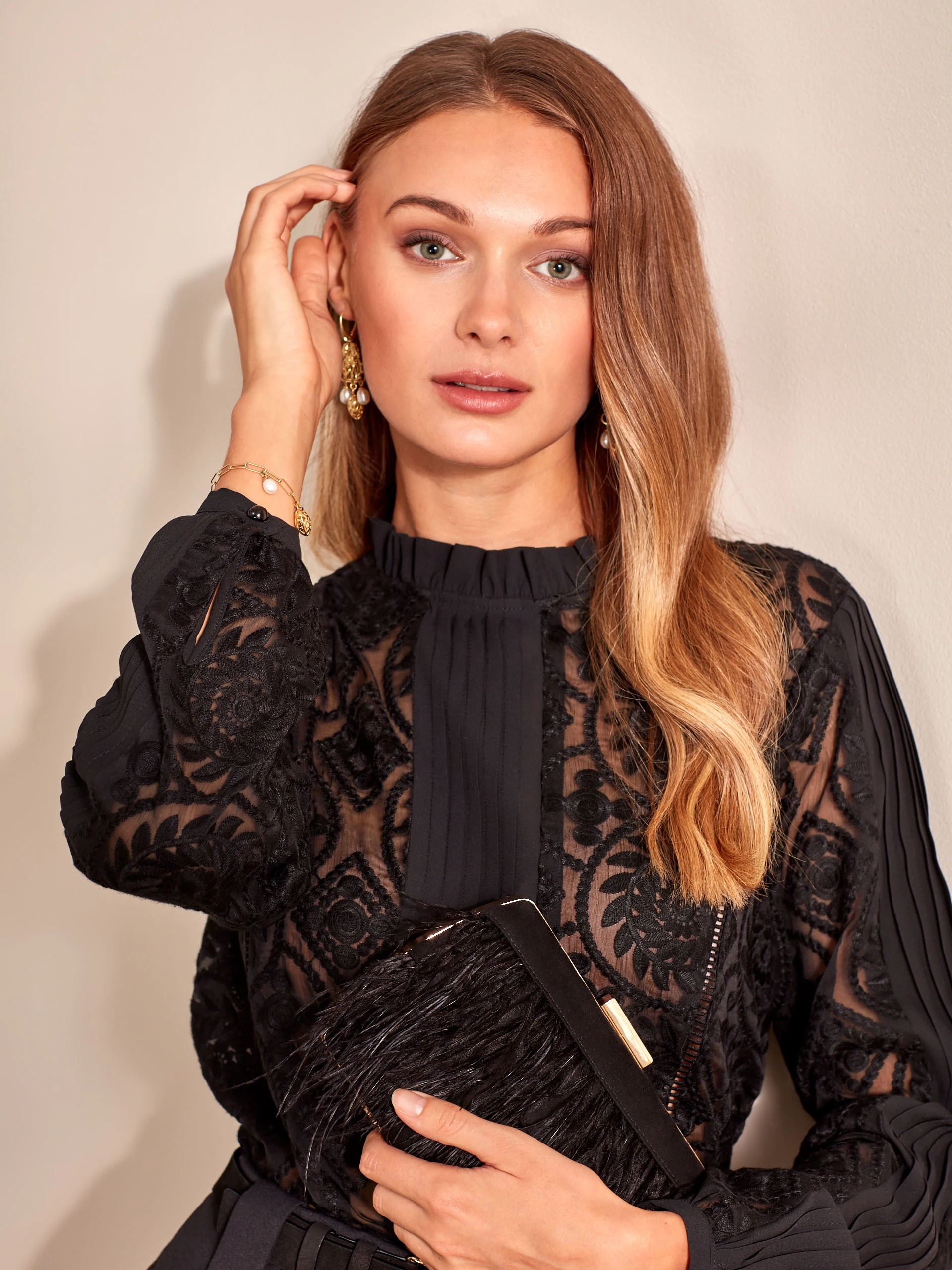 BLACK LACE BLOUSE