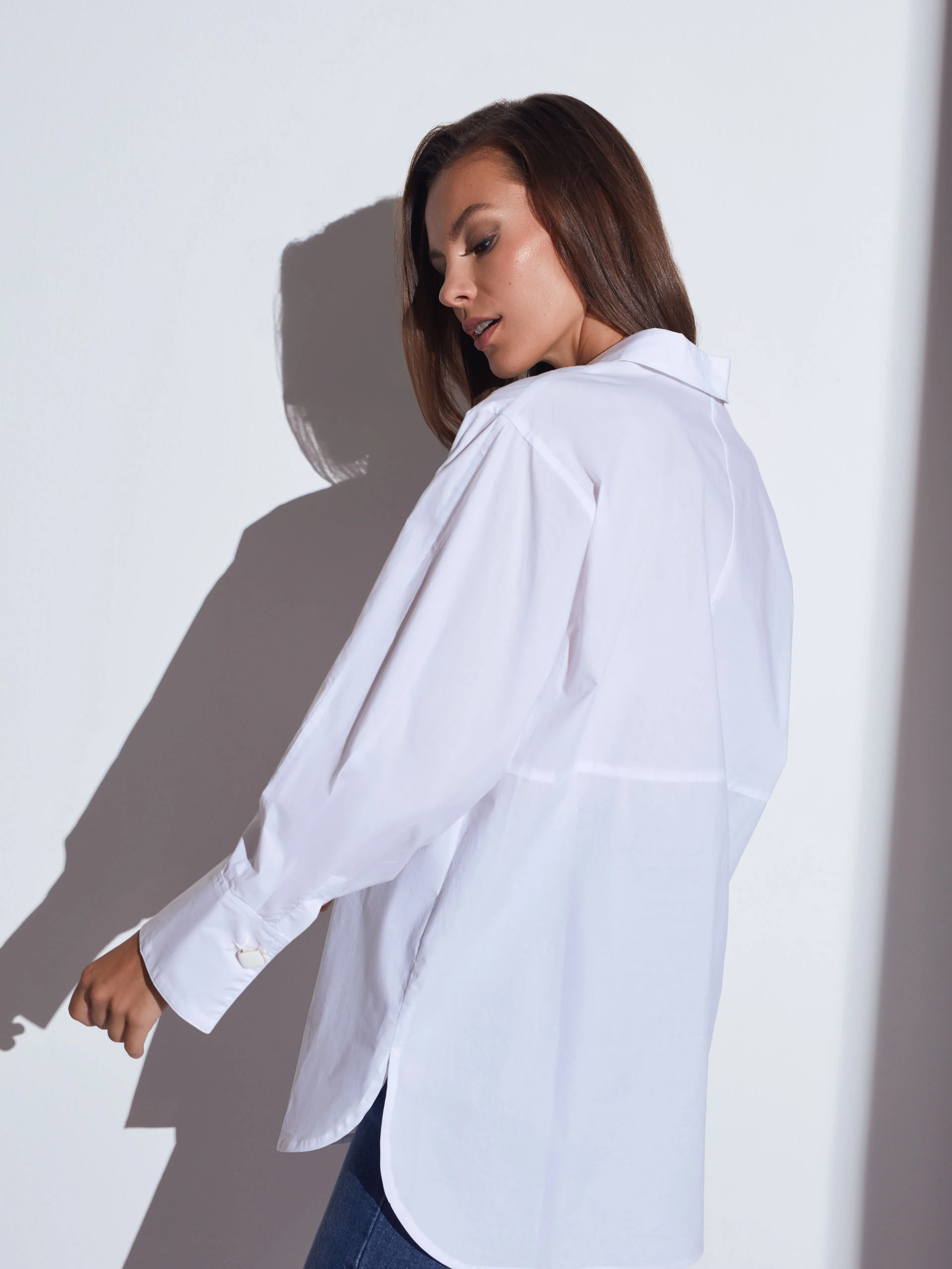 WHITE OVERSIZE BLOUSE