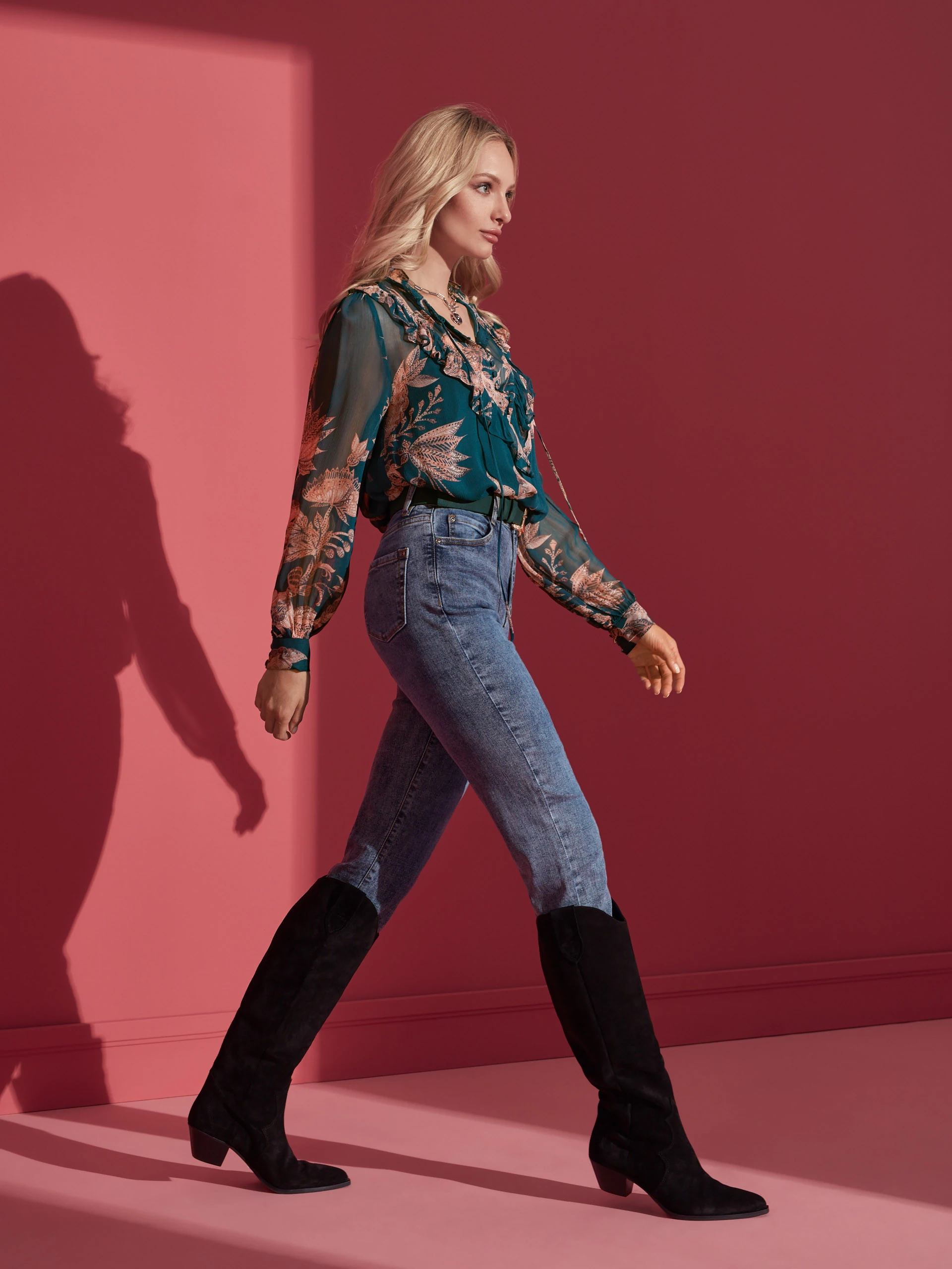 ROMANTIC FLORAL BLOUSE