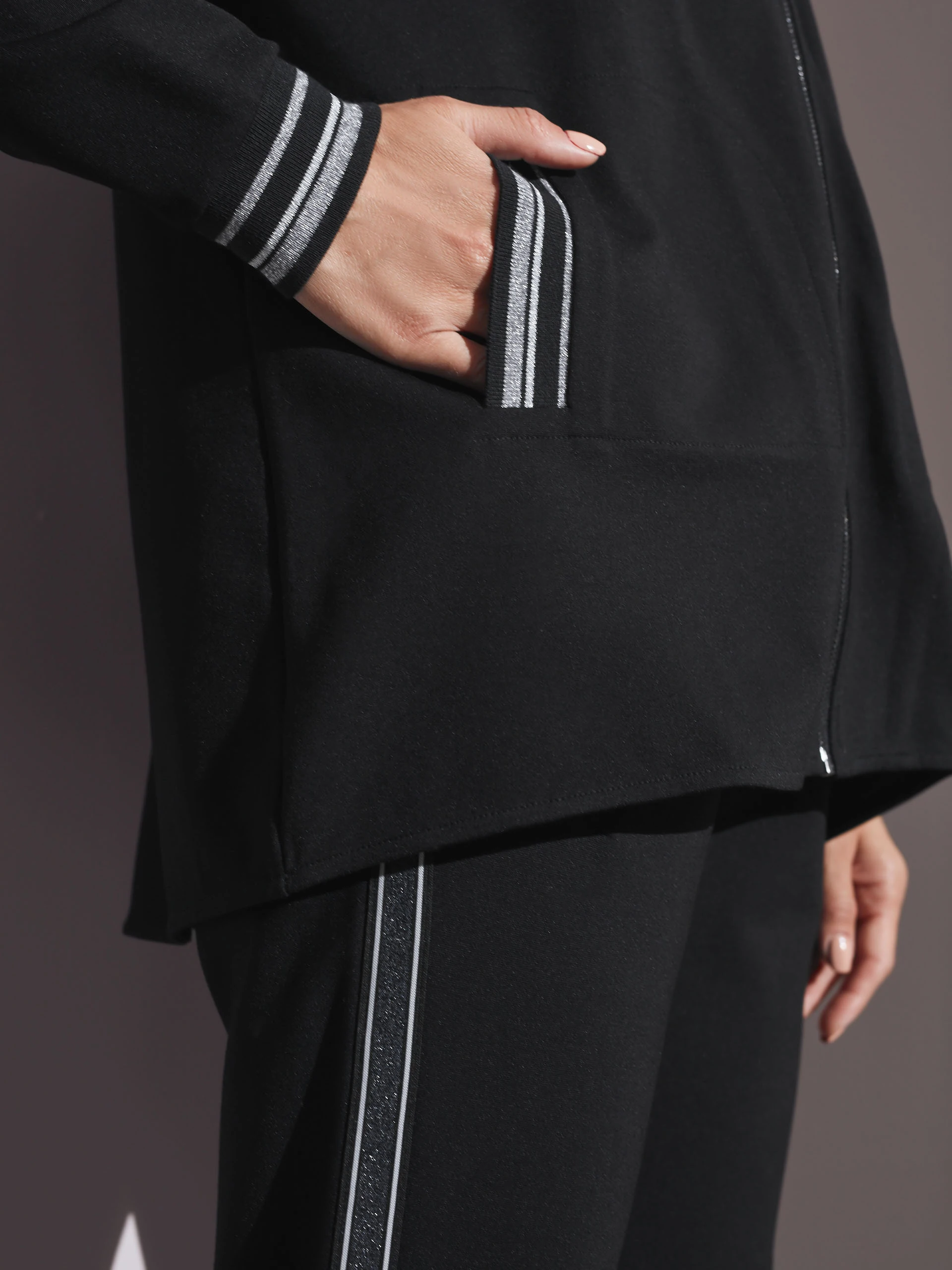 Hooded sweatshirt in black