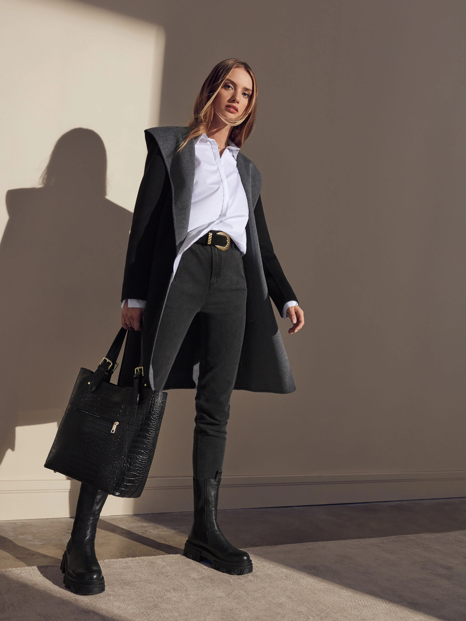BLACK WOOL COAT WITH HOOD