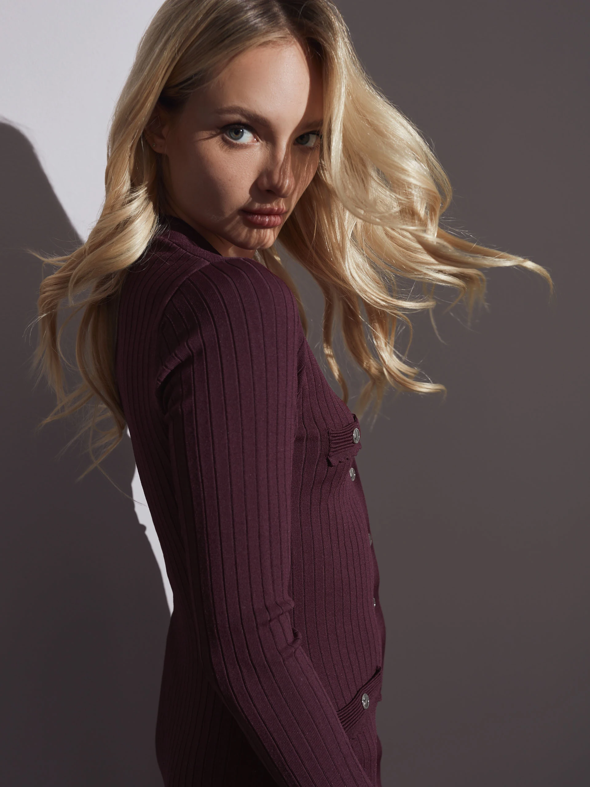 BURGUNDY KNITTED DRESS