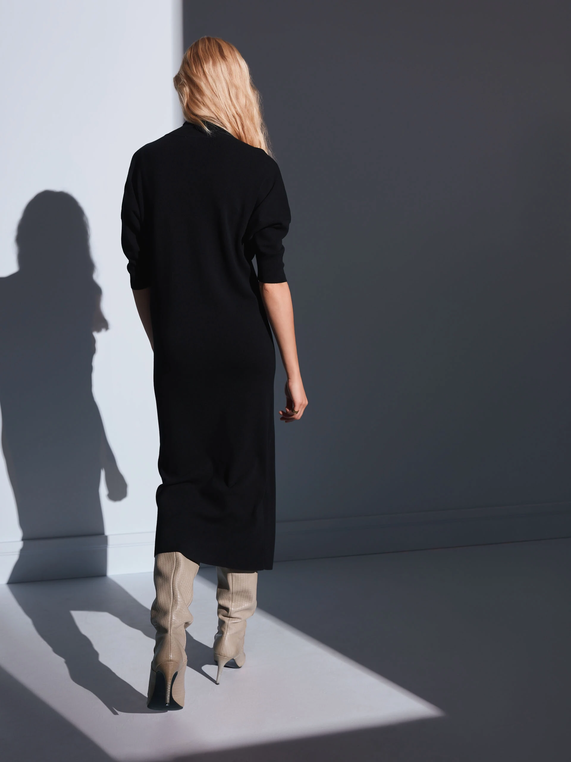 LONG KNITTED DRESS